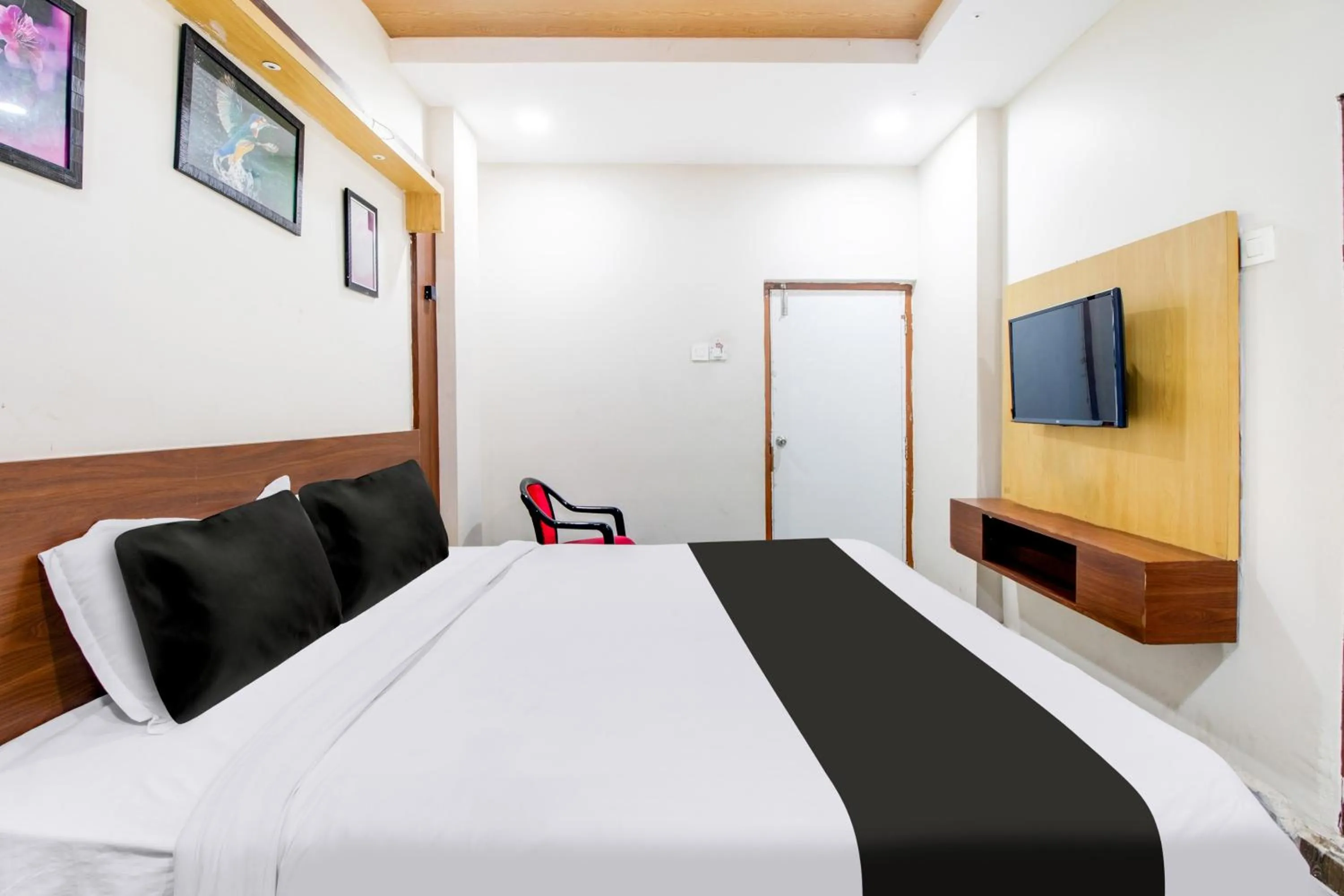 Bedroom, Bed in Super Hotel O Gurudwara Near RTC Complex