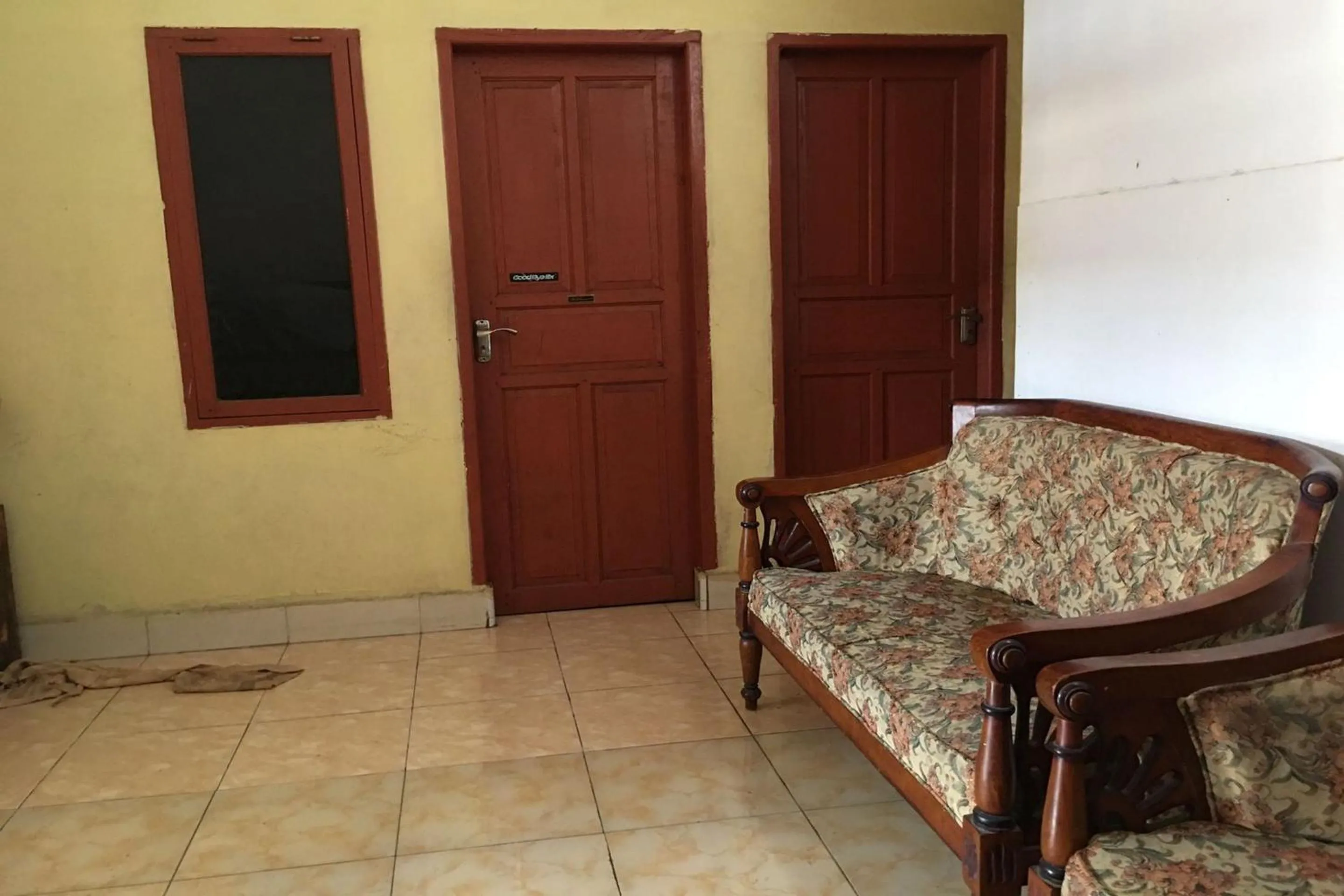 Lobby or reception in Hotel O Anda Kost 2 Near Lapangan Syech Yusuf Discovery