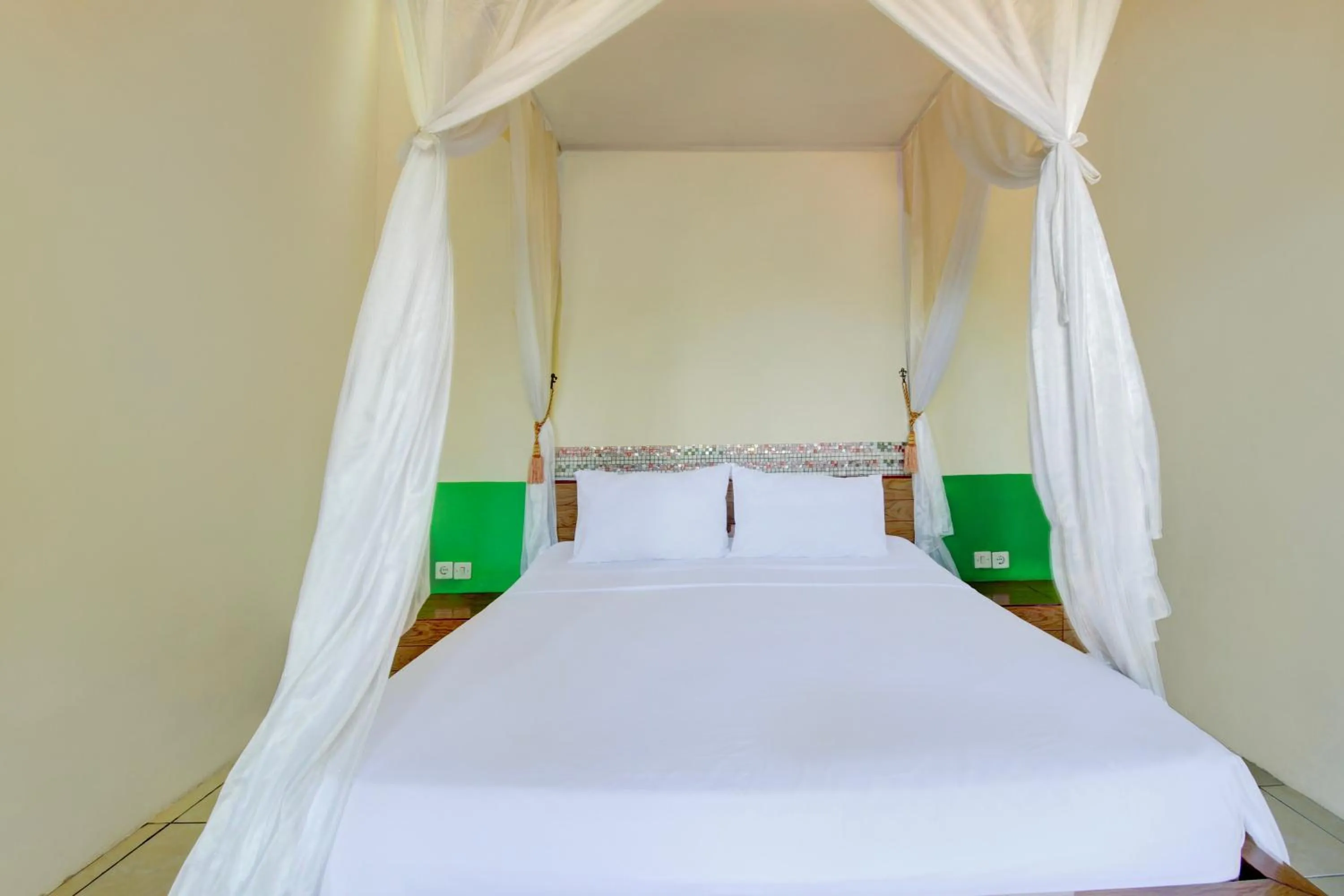 Bedroom, Bed in Capital O 94226 Kubu Mesari