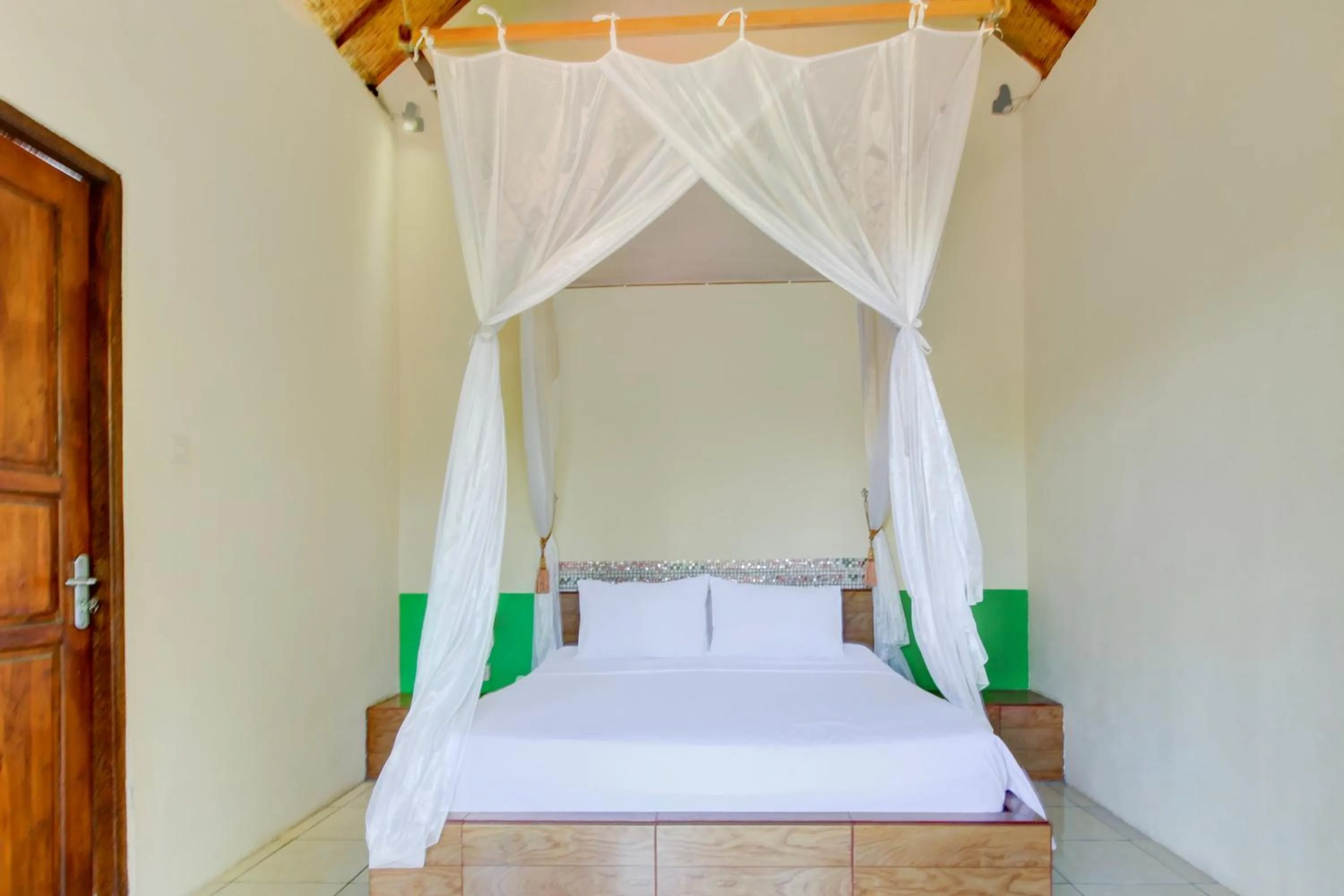 Bedroom, Bed in Capital O 94226 Kubu Mesari