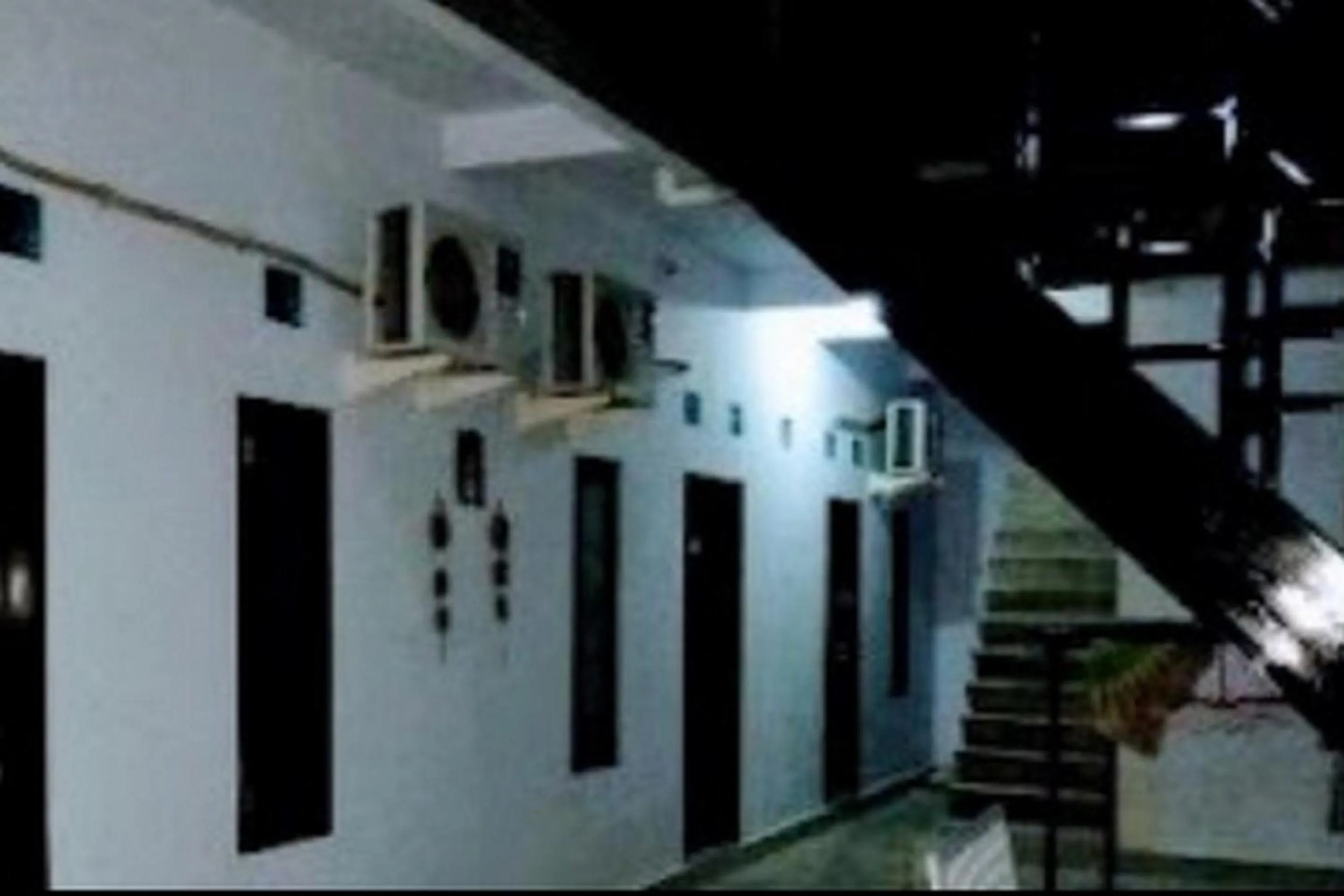 Facade/entrance in Hotel O Ezhar Boka Homestay Near GOR Sulis Bulutangkis