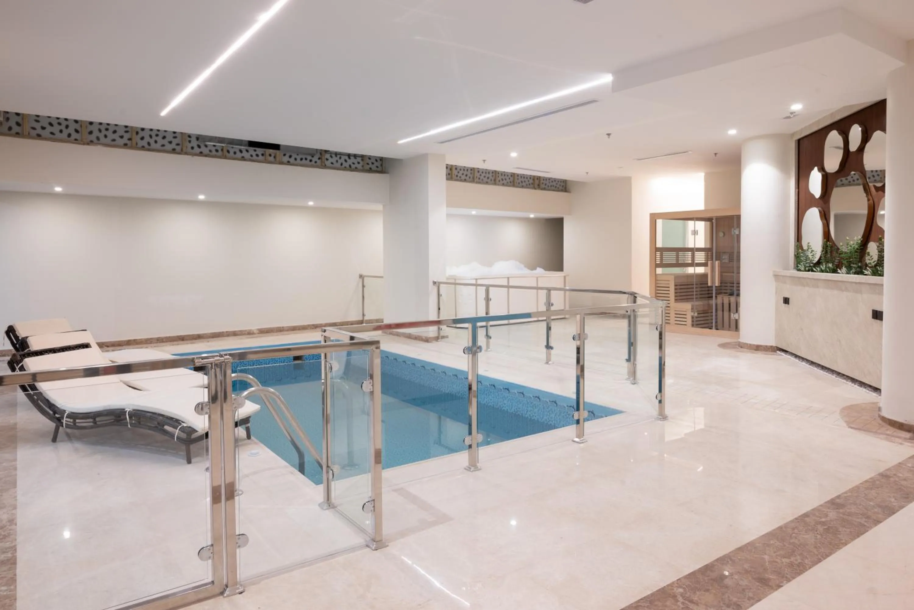 Swimming pool in Vender Hotel