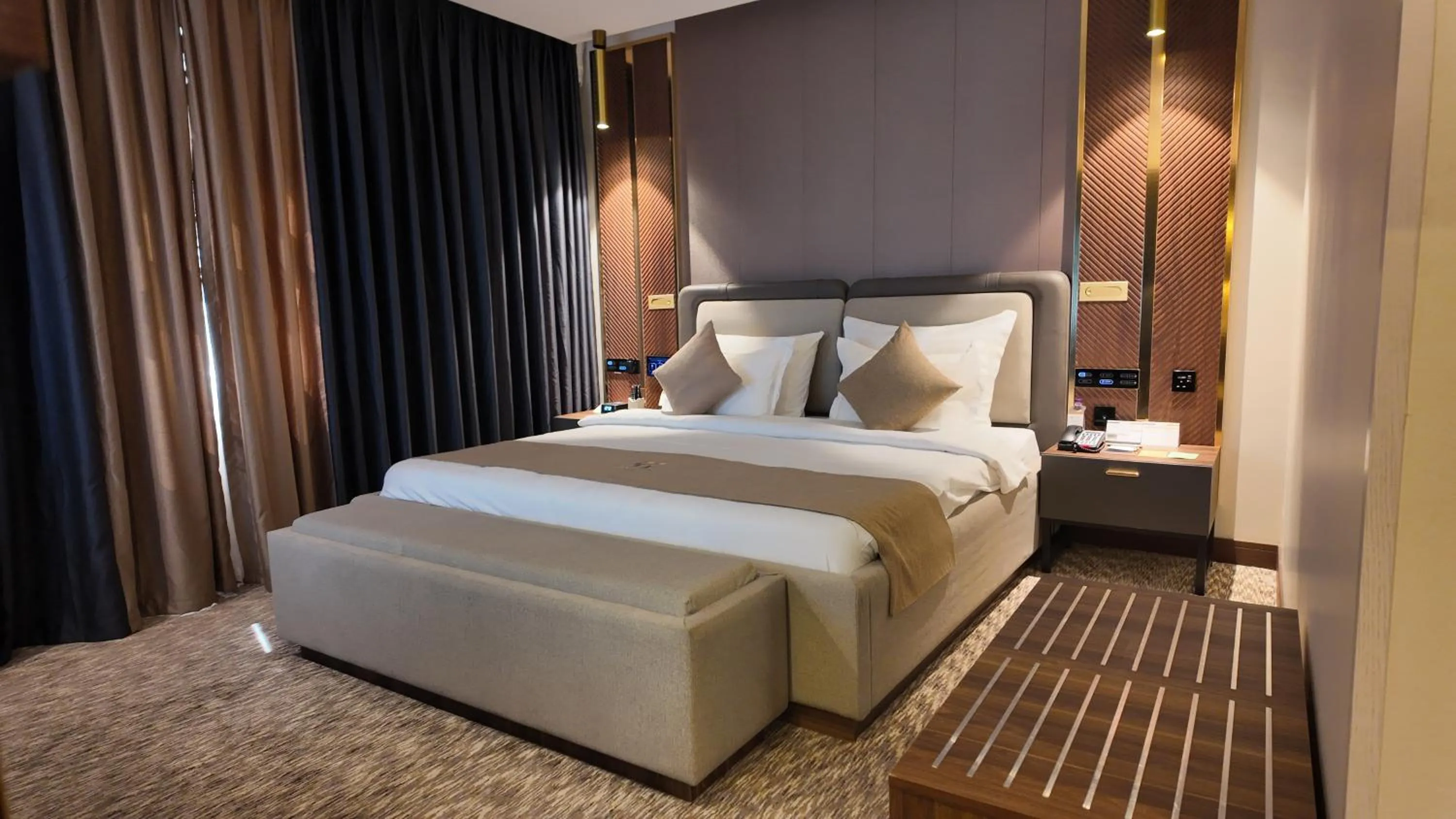 Standard King Room in Vender Hotel