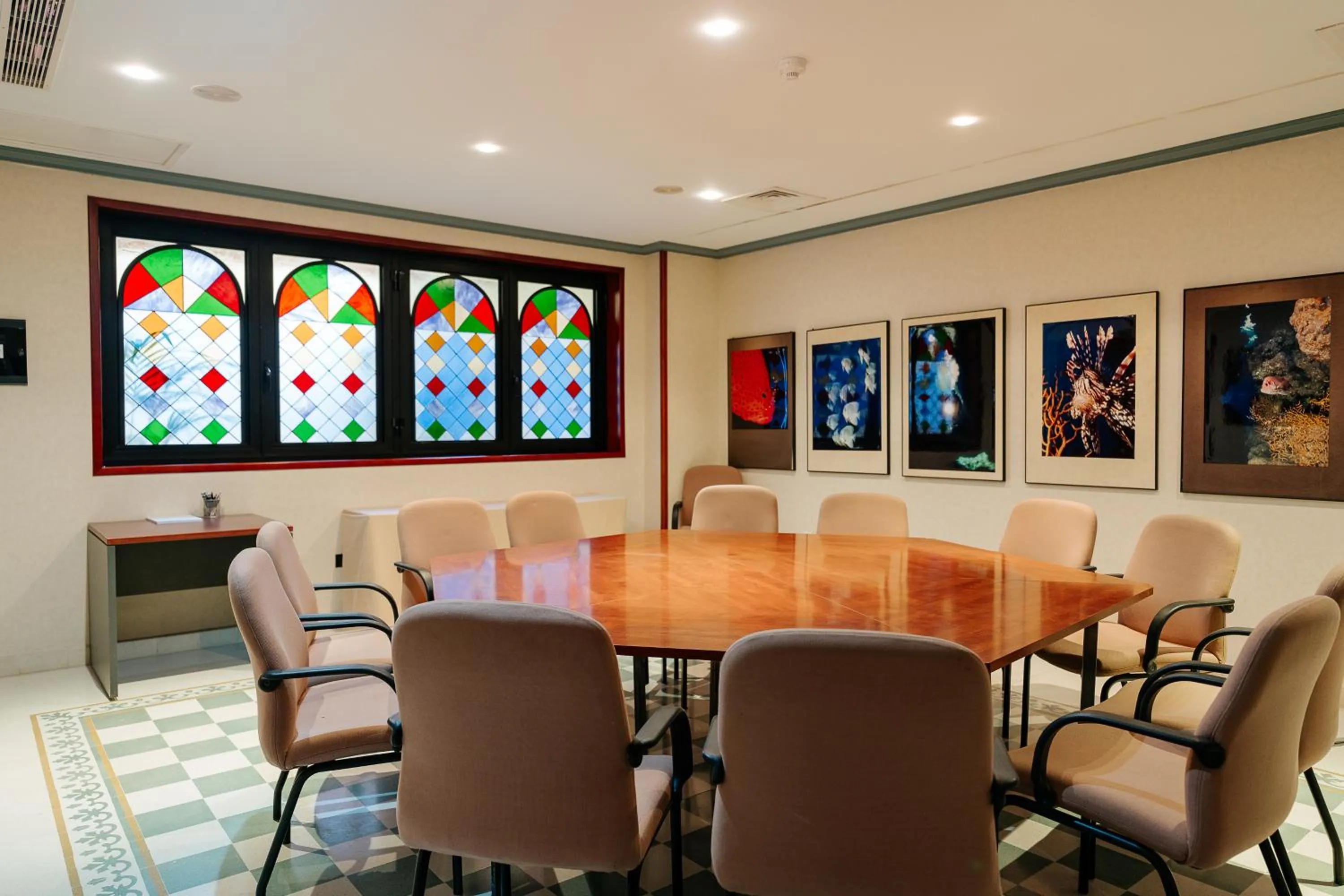 Seating area in Hotel Reveron Plaza