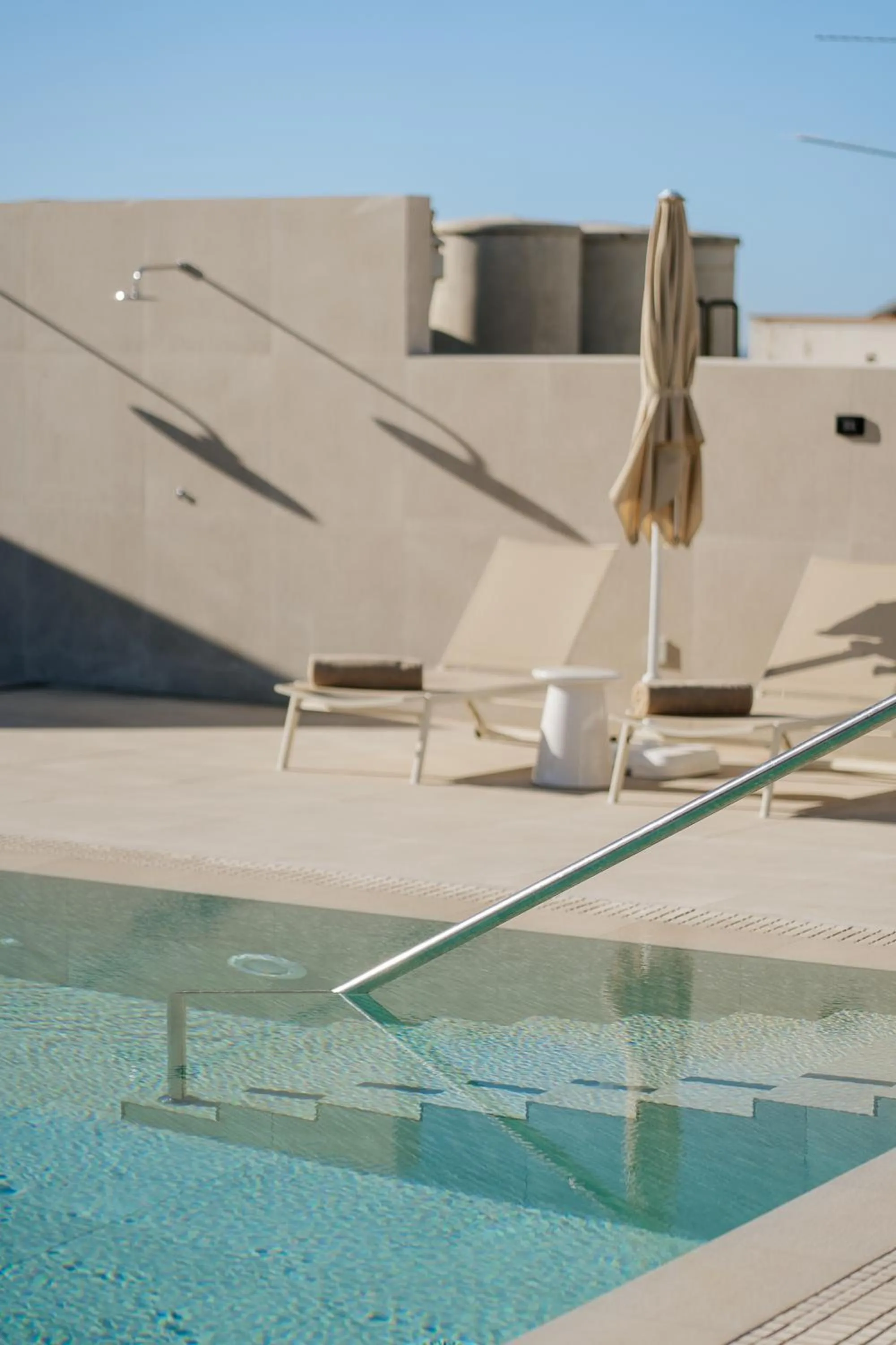 Swimming pool in Hotel Reveron Plaza