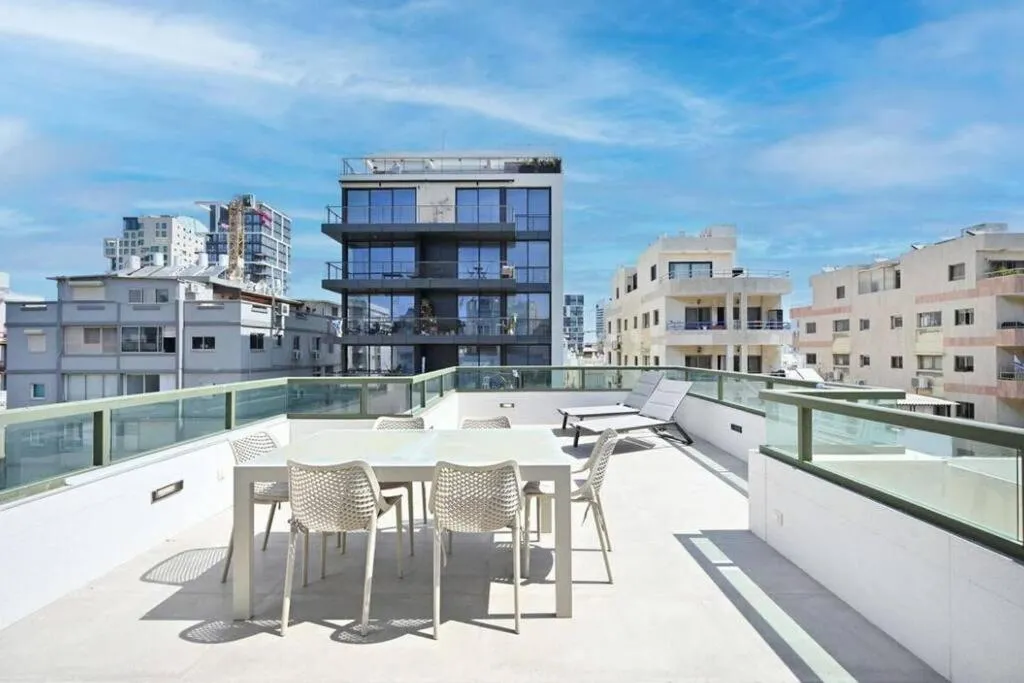 Seaside Apt Balcony&Parking !