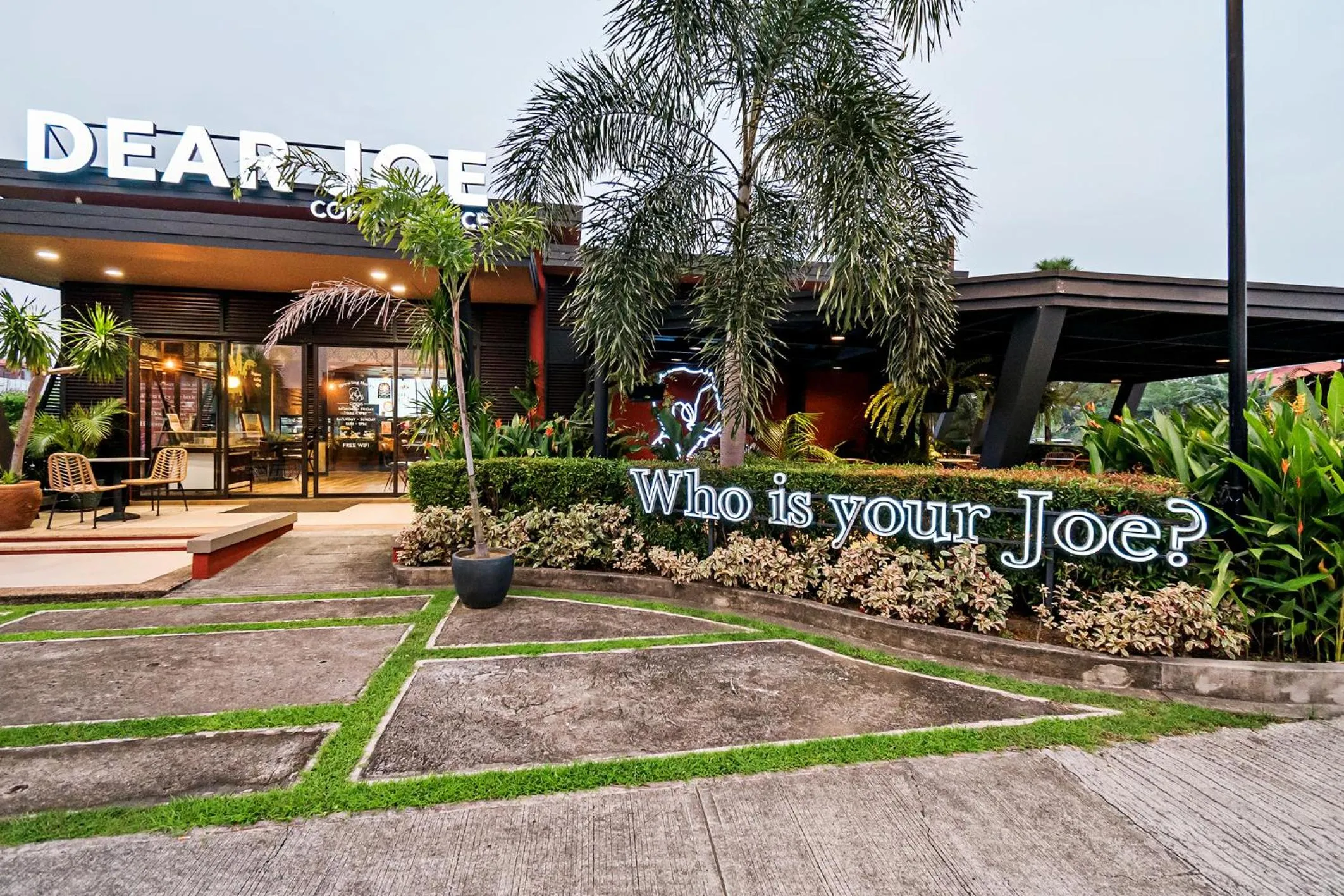Coffee/tea facilities in Precious Florannjoe