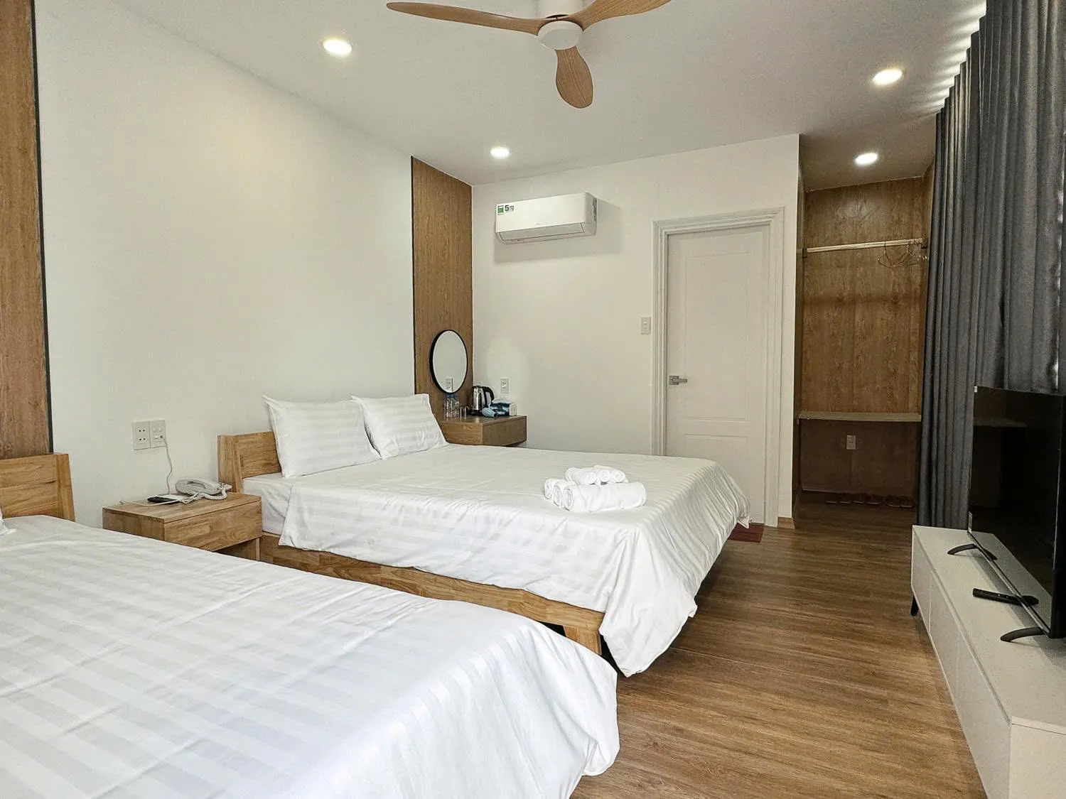 Bed in Wanderlust garden inn