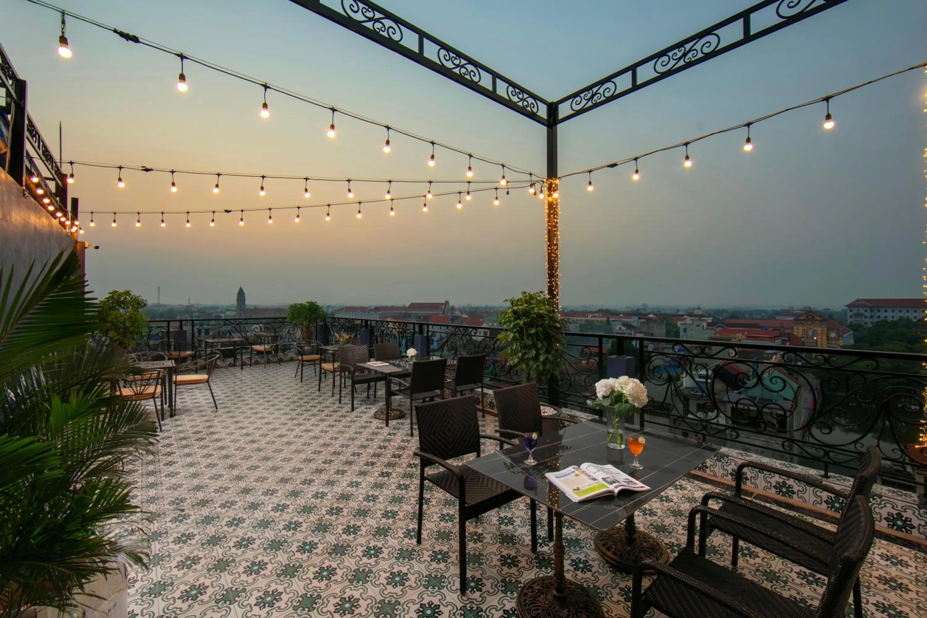 Restaurant/places to eat in Phat Diem Plaza Hotel