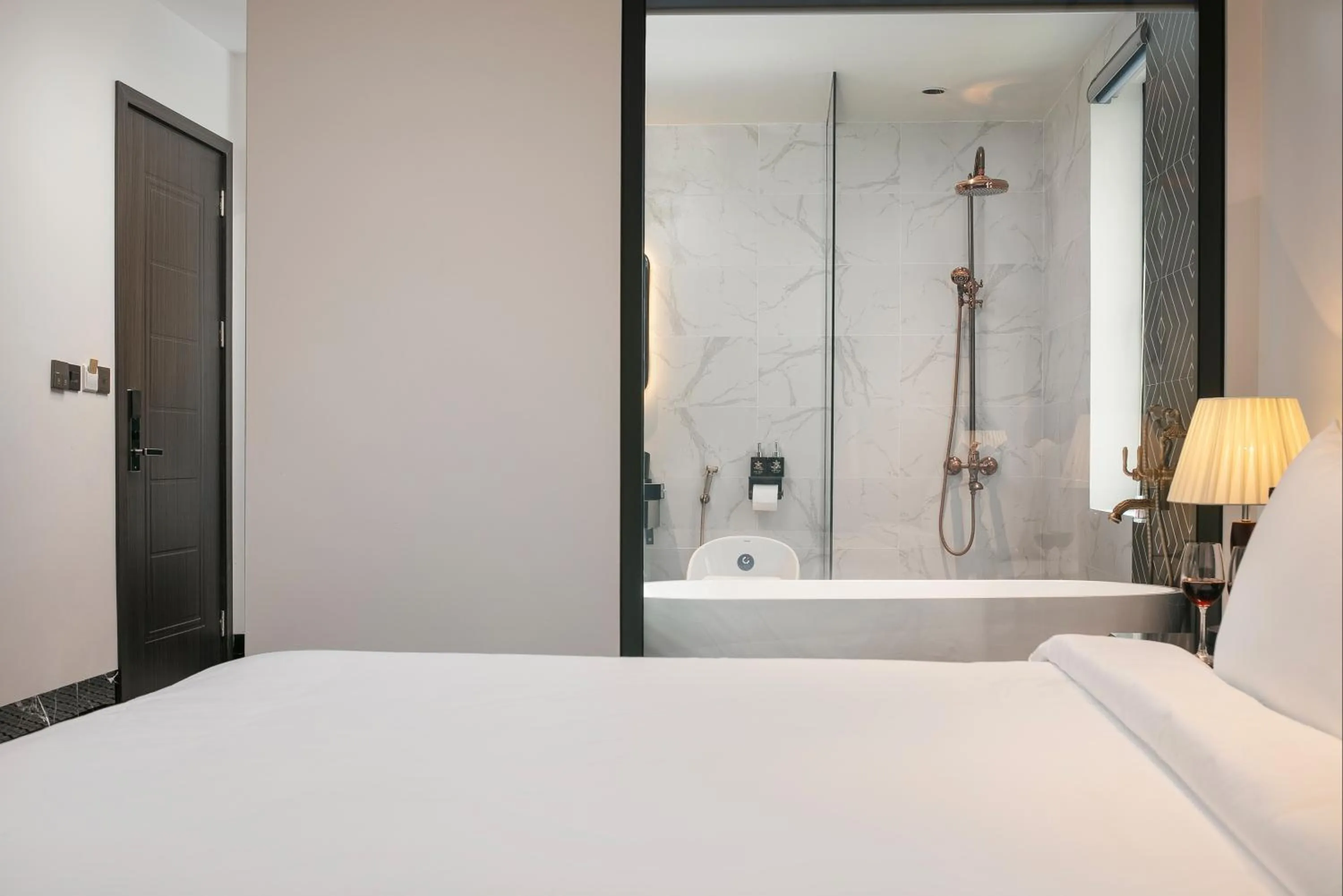 Bathroom, Bed in Phat Diem Plaza Hotel