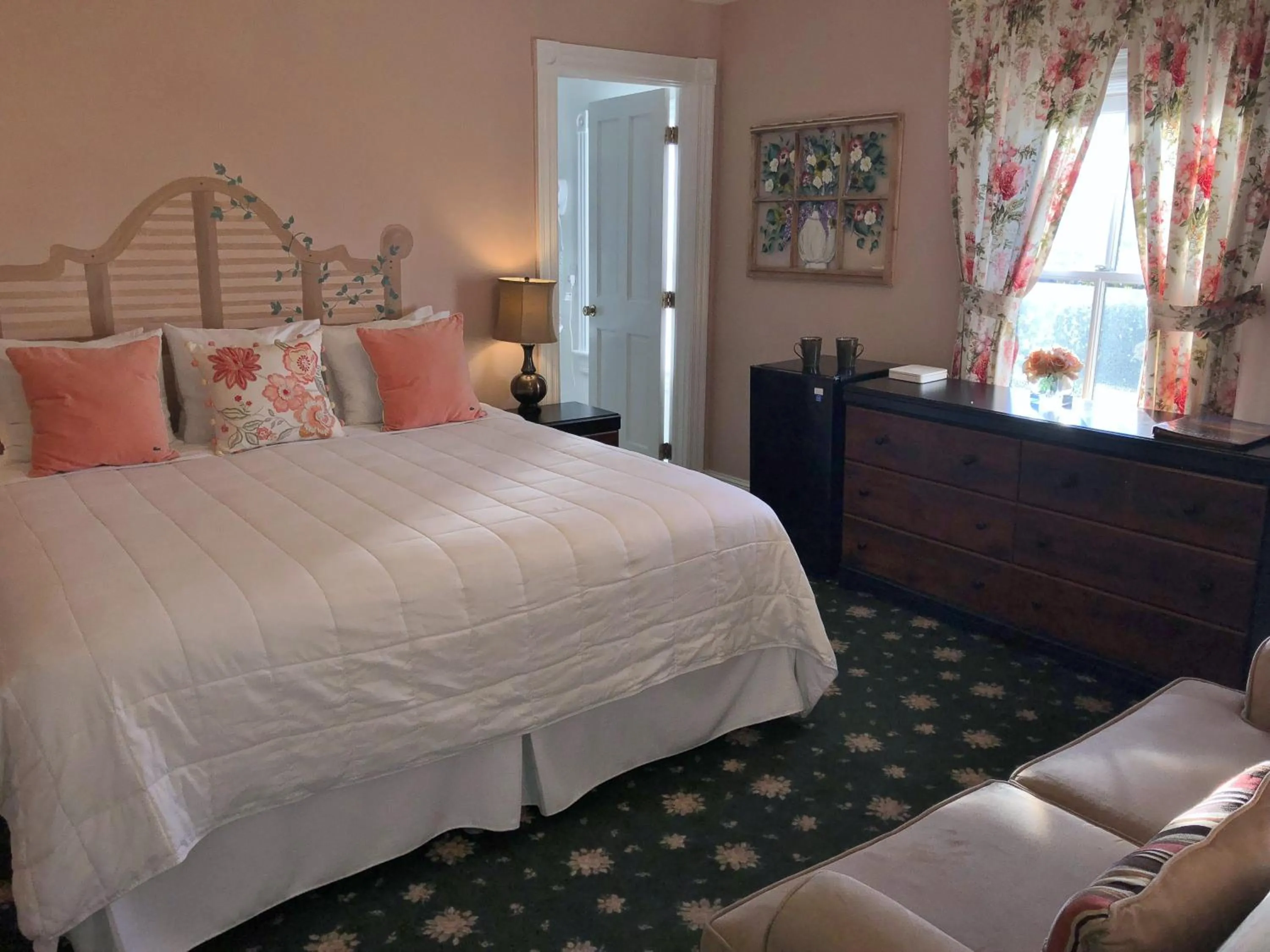 Bed in The Ocean Plaza Hotel