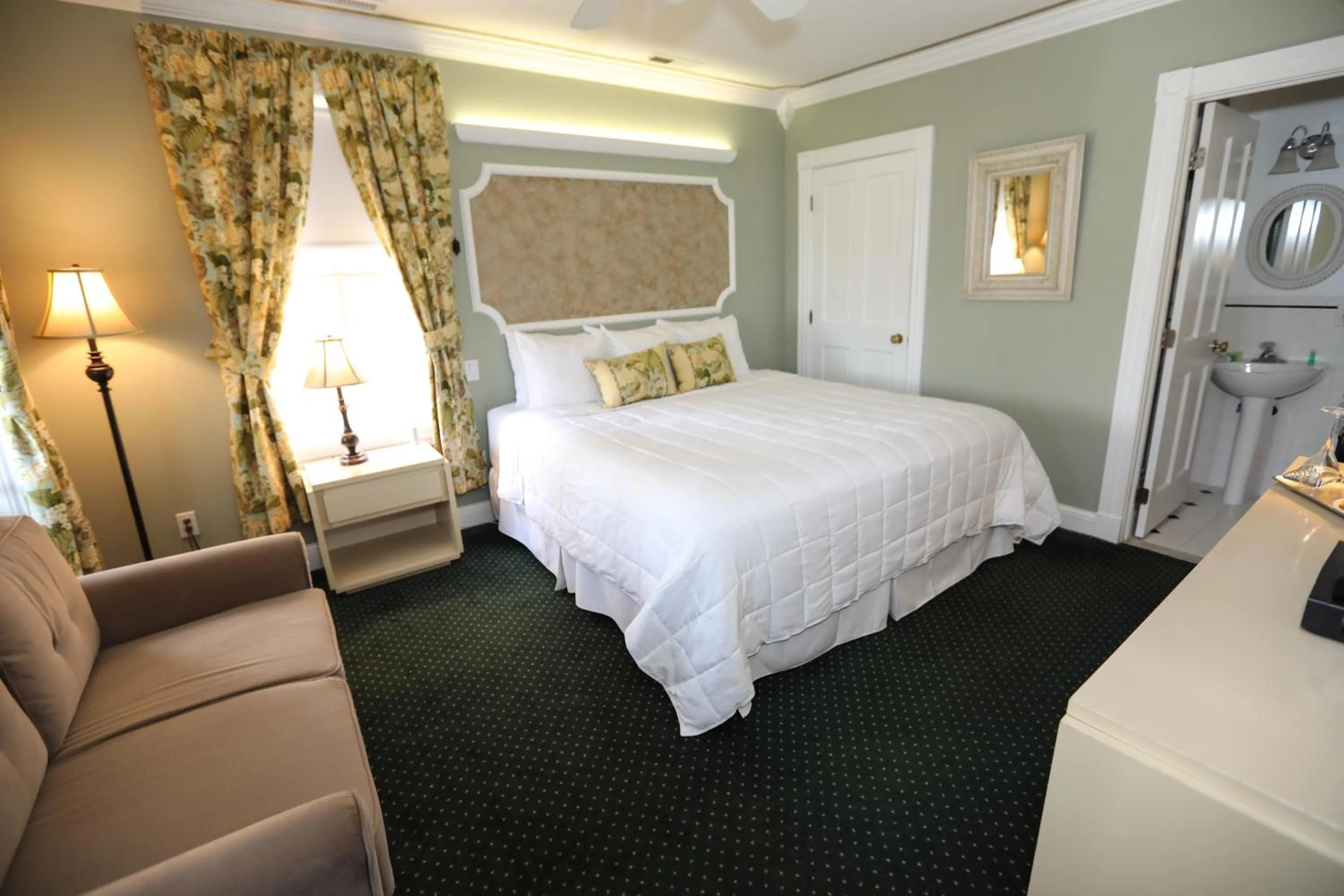 Bed in The Ocean Plaza Hotel