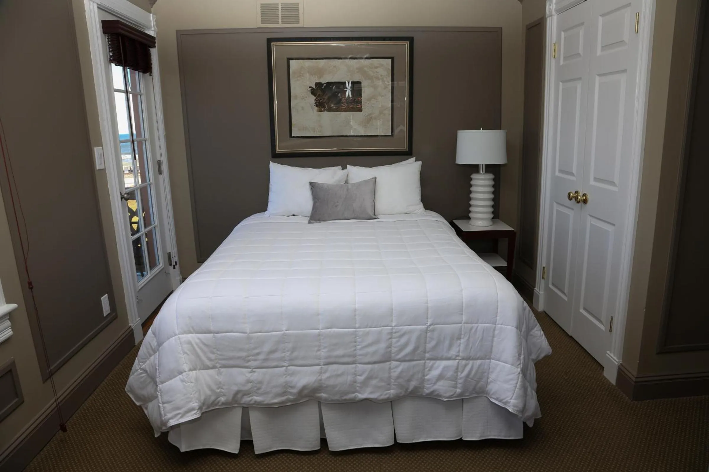 Bed in The Ocean Plaza Hotel