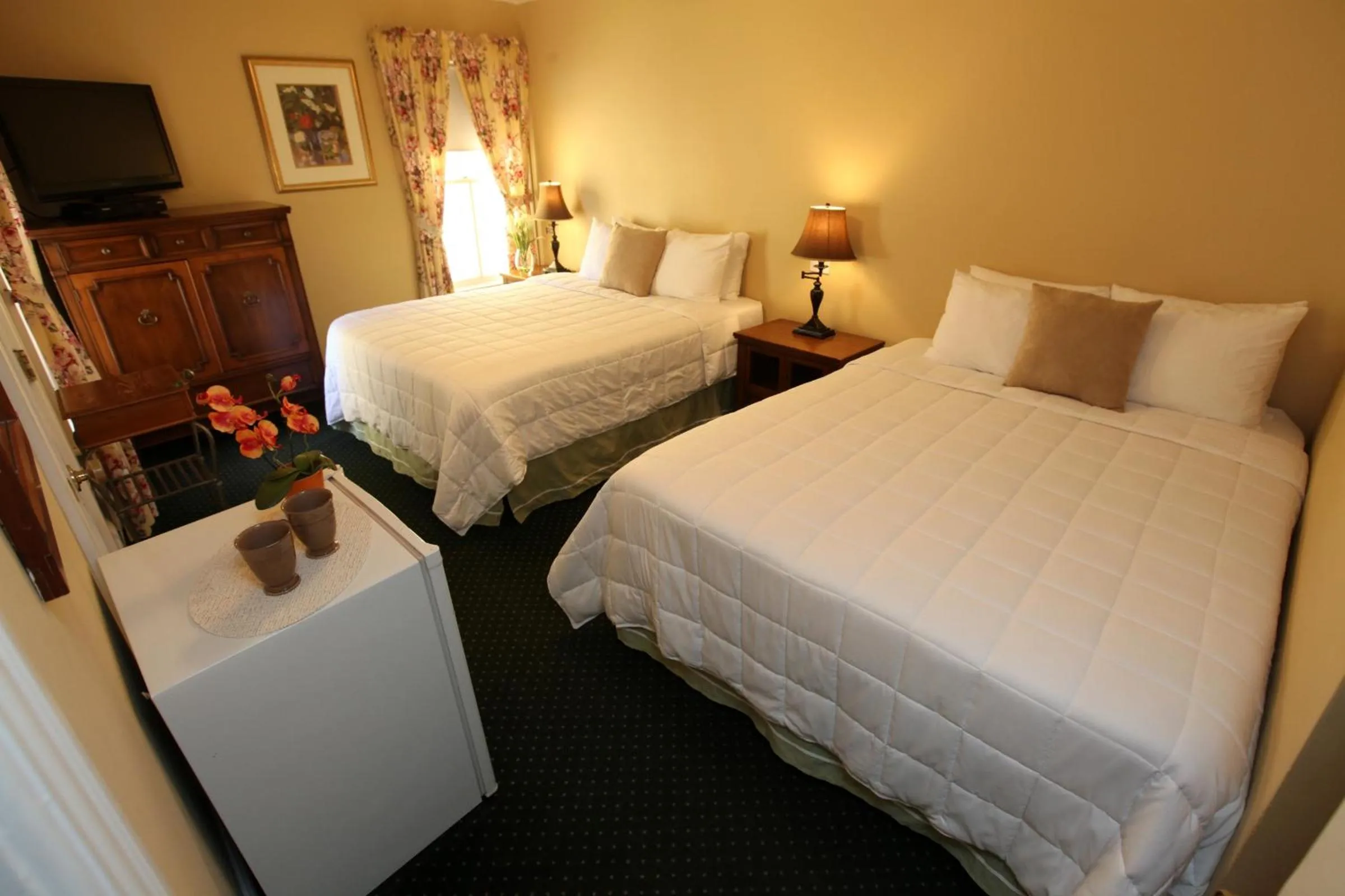 Bed in The Ocean Plaza Hotel