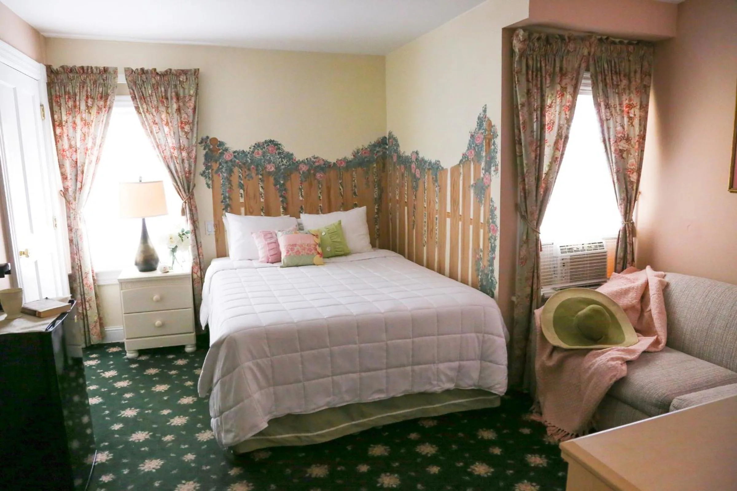 Bed in The Ocean Plaza Hotel