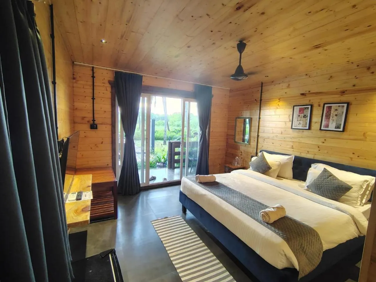 Bedroom, Bed in Seclude Eco Cottages