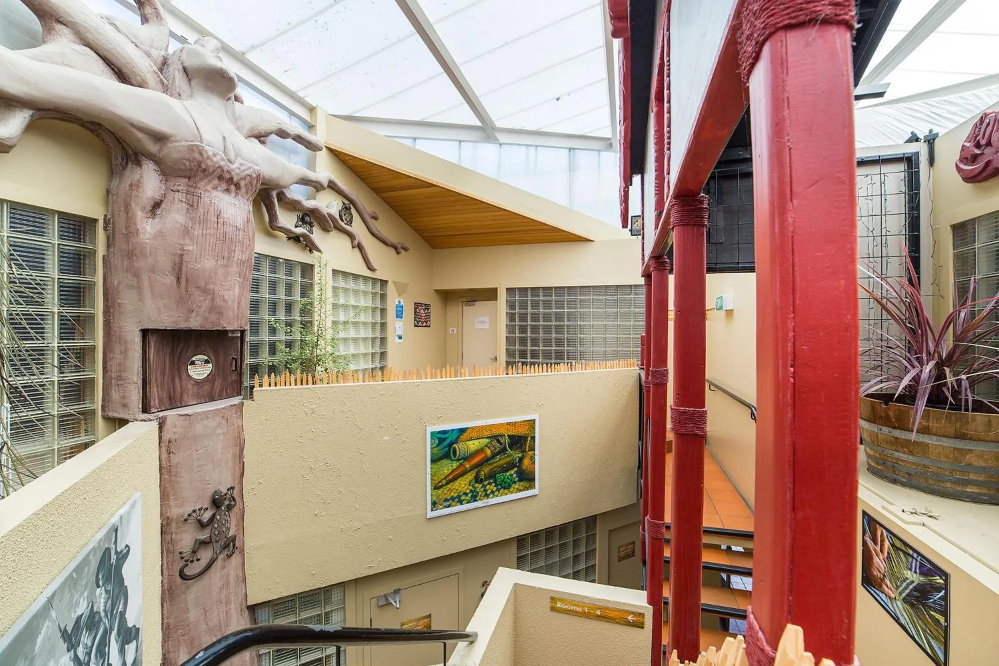 Decorative detail in Tahuna Pod Hostel