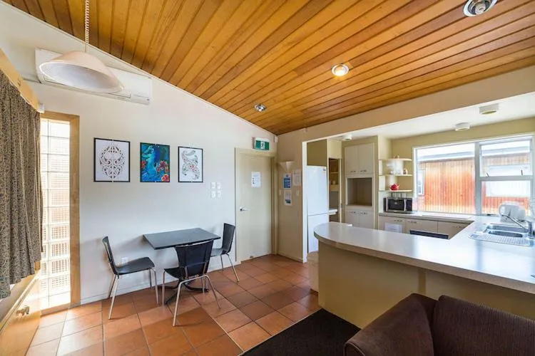 Kitchen or kitchenette in Tahuna Pod Hostel