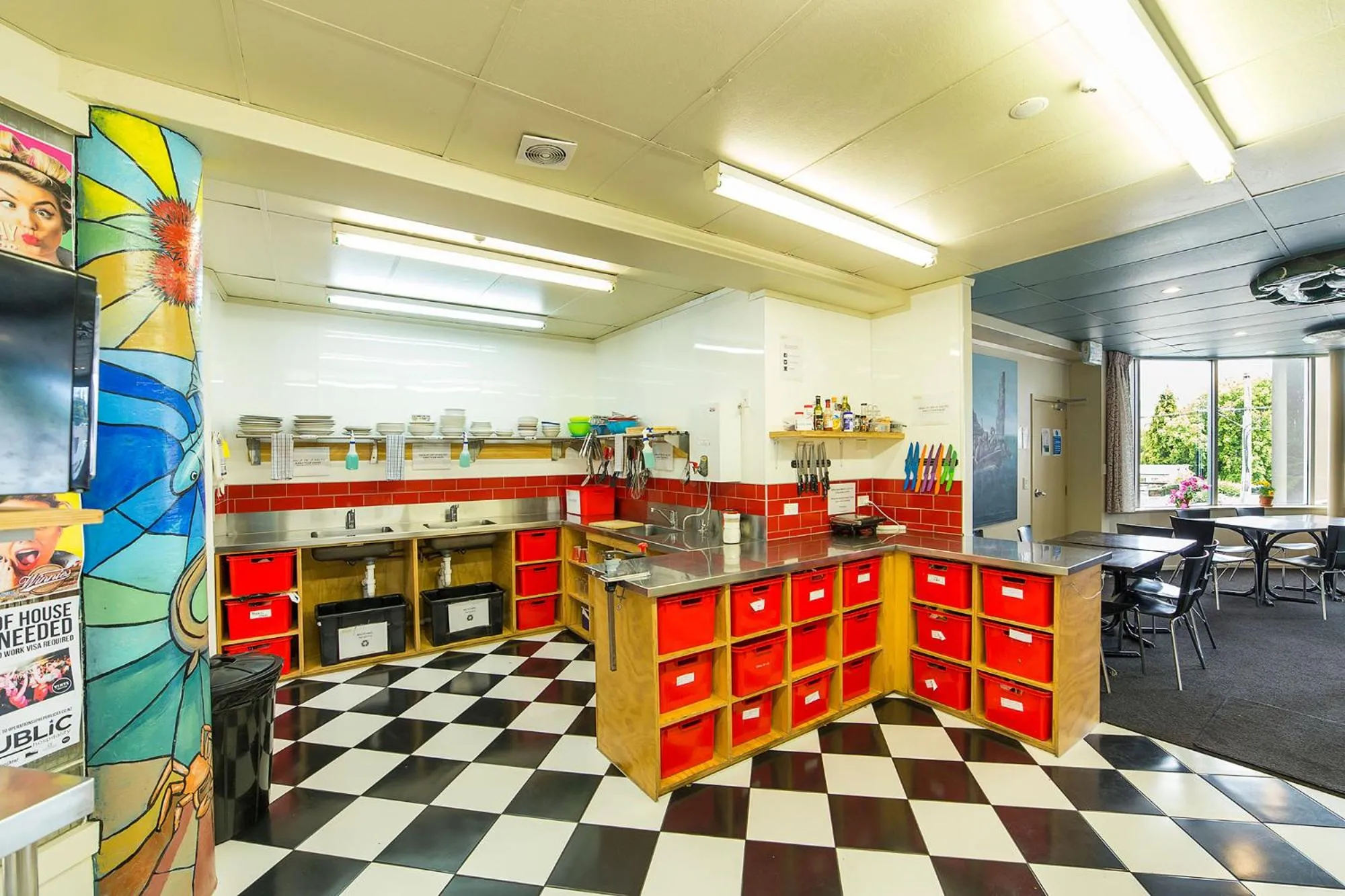Kitchen or kitchenette in Tahuna Pod Hostel