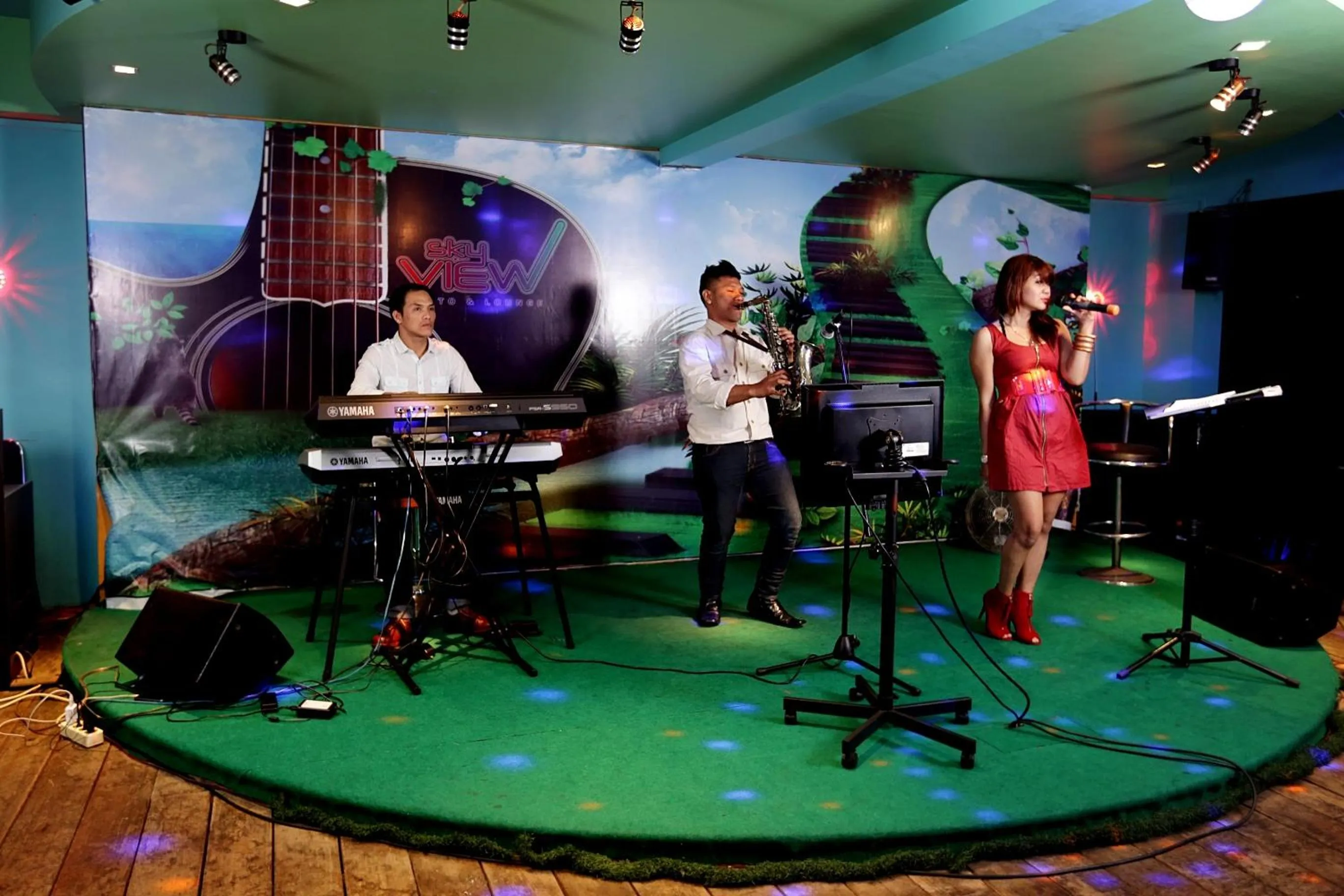 Nightclub / DJ in Hotel Maximillian