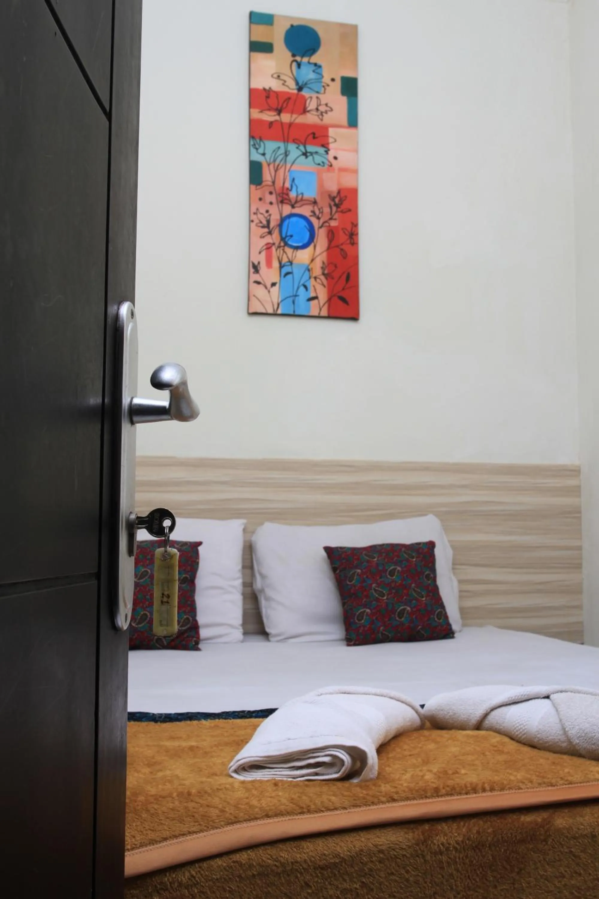 Bed in Bantal Guling Trans