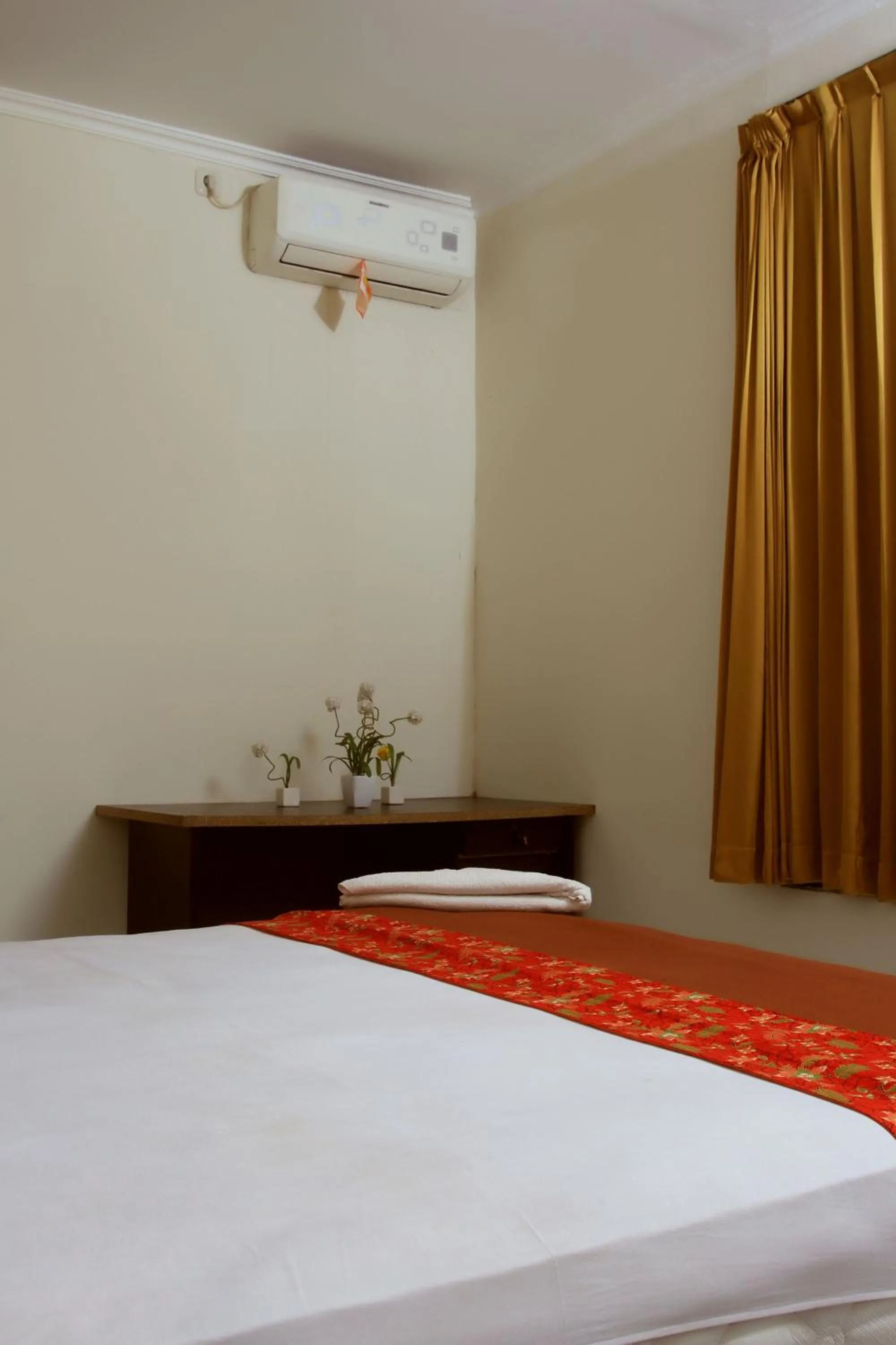 Bedroom, Bed in Bantal Guling Trans