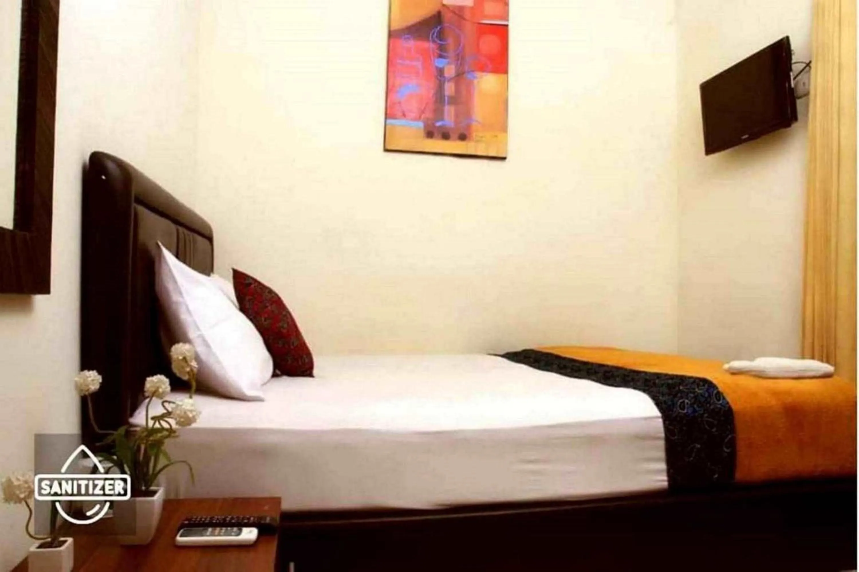 Bed in Bantal Guling Trans