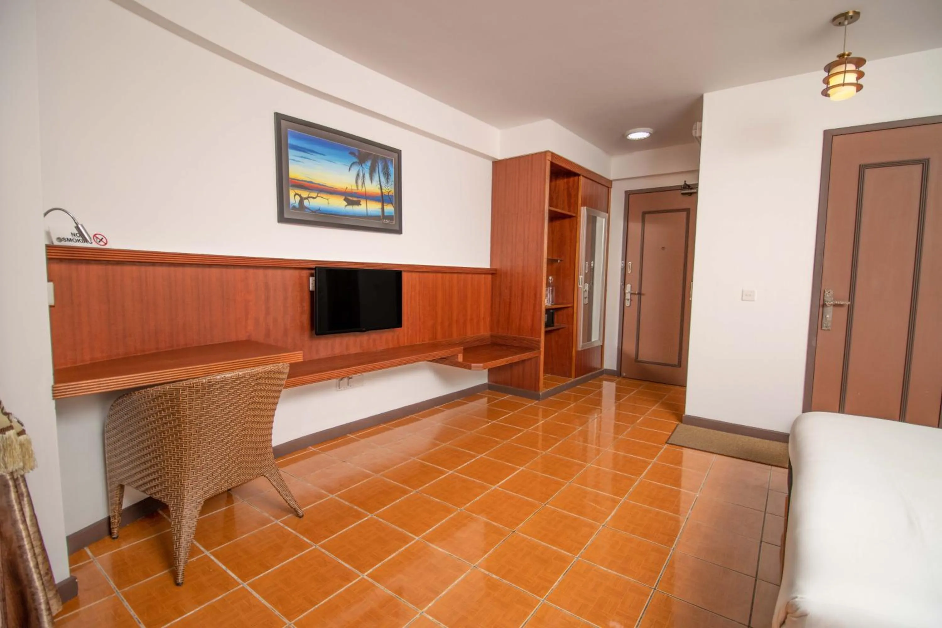 TV and multimedia in Rashu Hiyaa