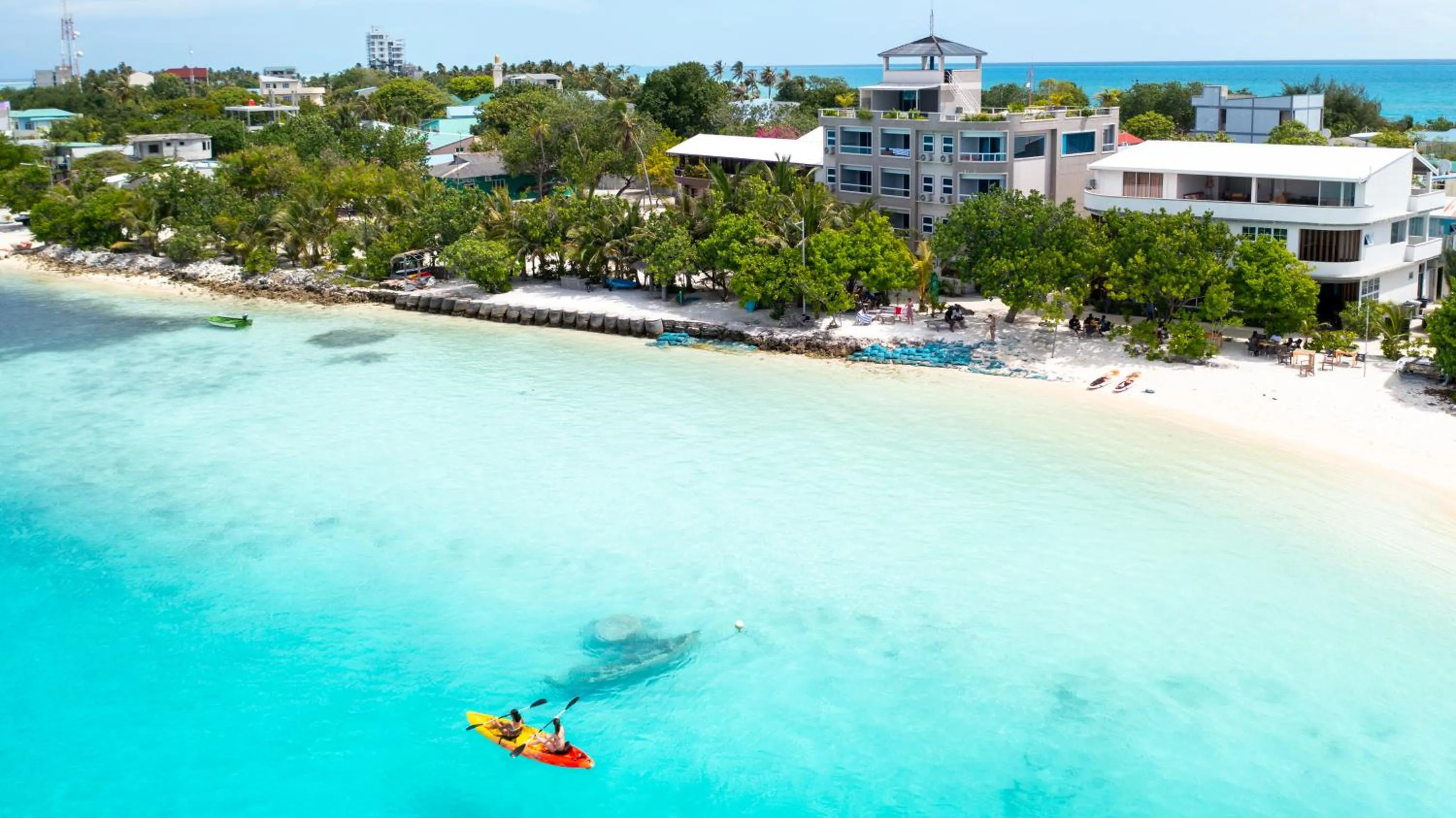 Property building in Rashu Hiyaa