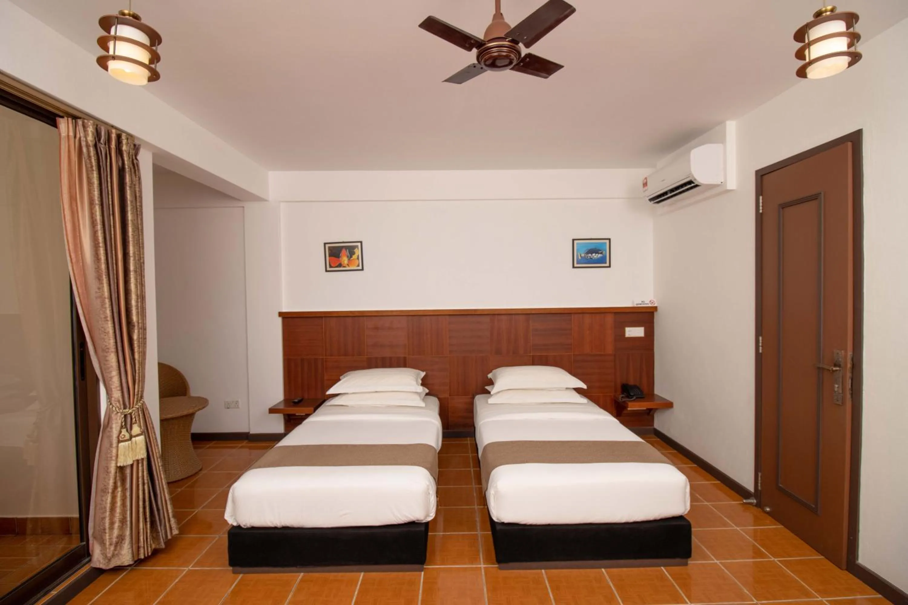 Bedroom, Bed in Rashu Hiyaa