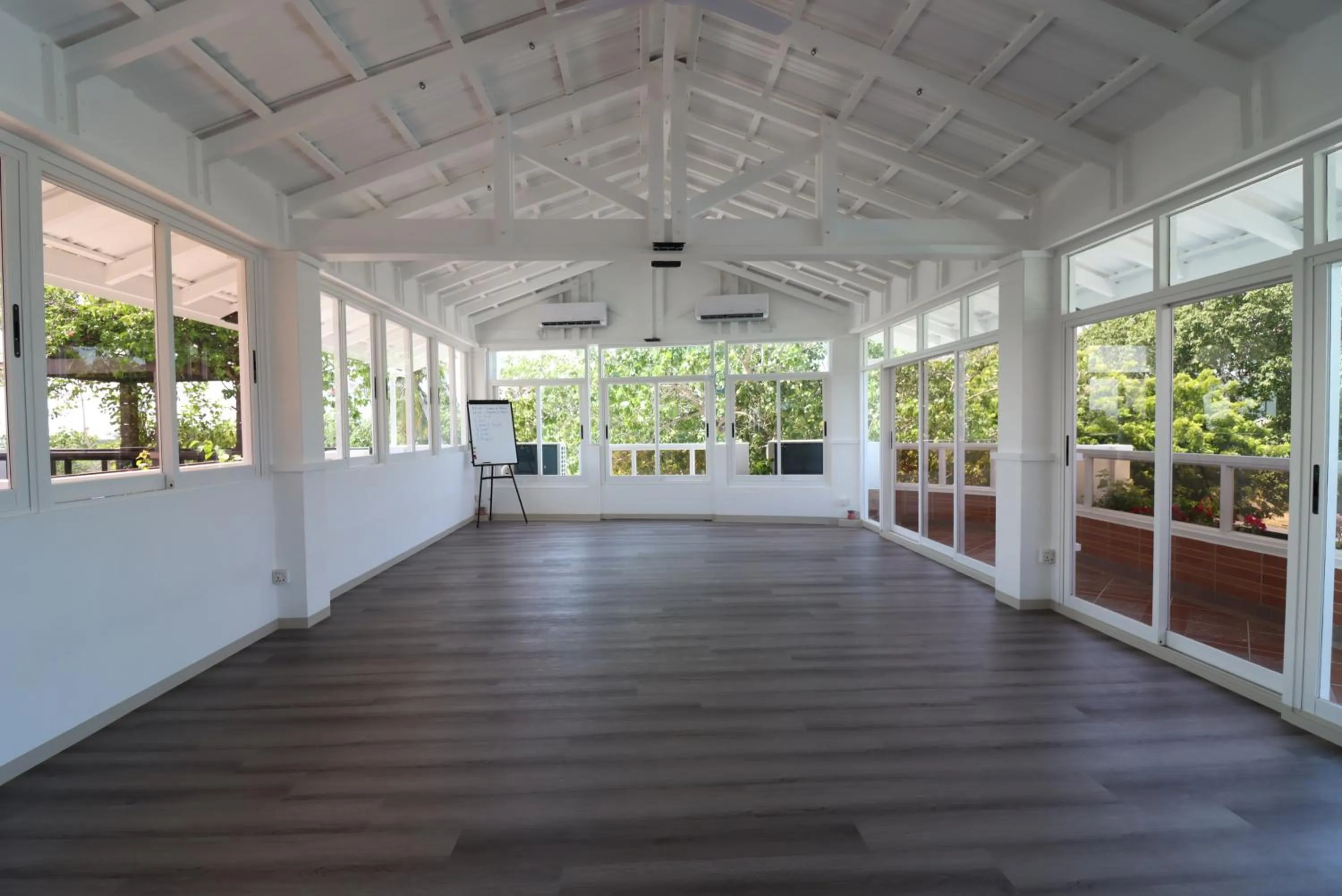 Meeting/conference room in Rashu Hiyaa