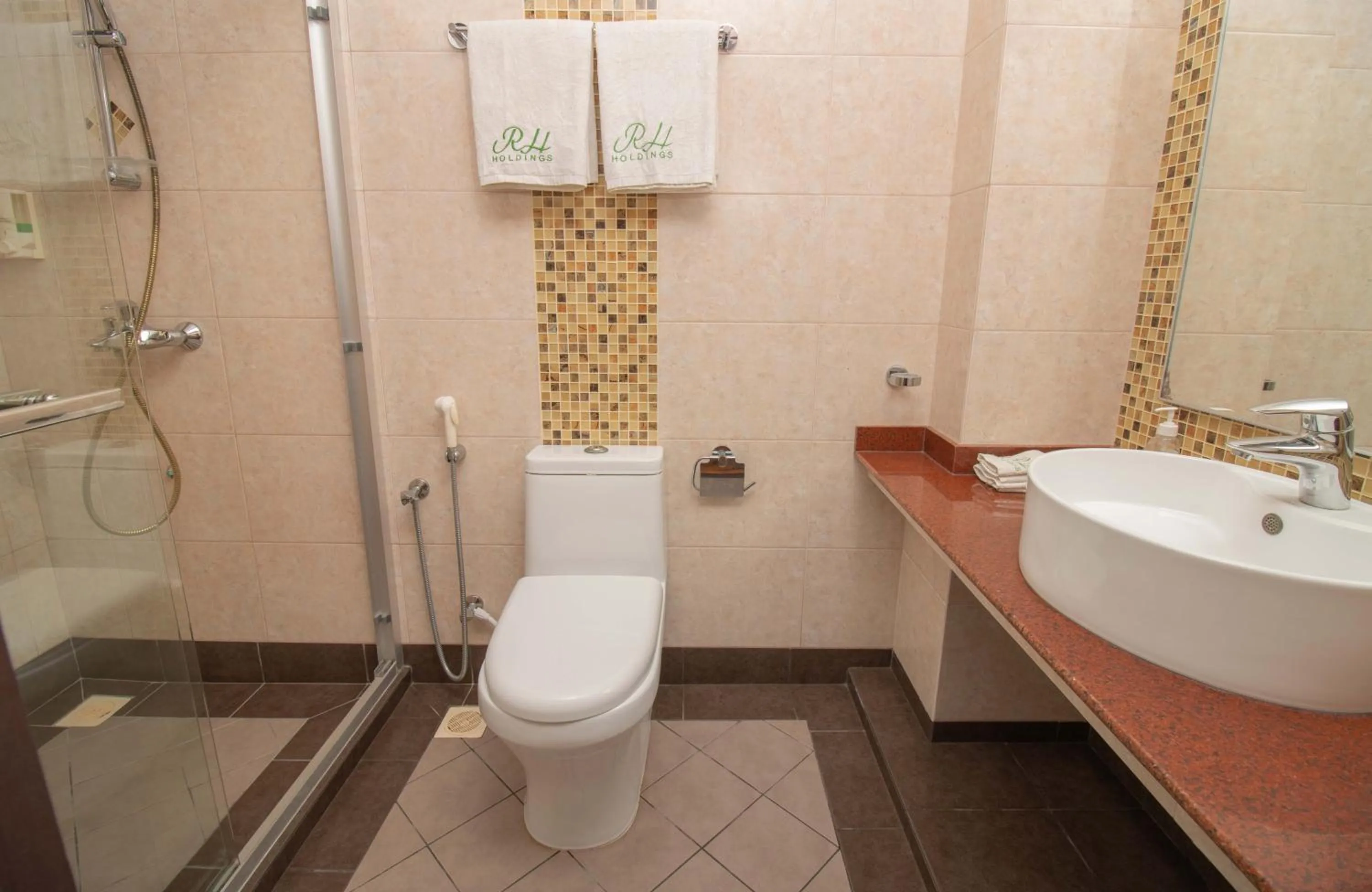 Toilet in Rashu Hiyaa