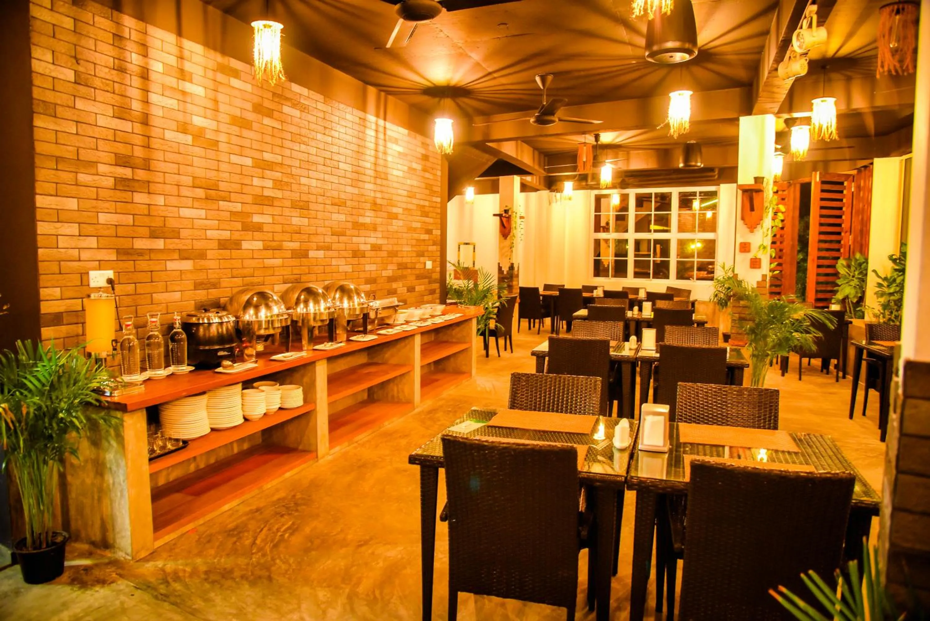 Restaurant/places to eat in Rashu Hiyaa