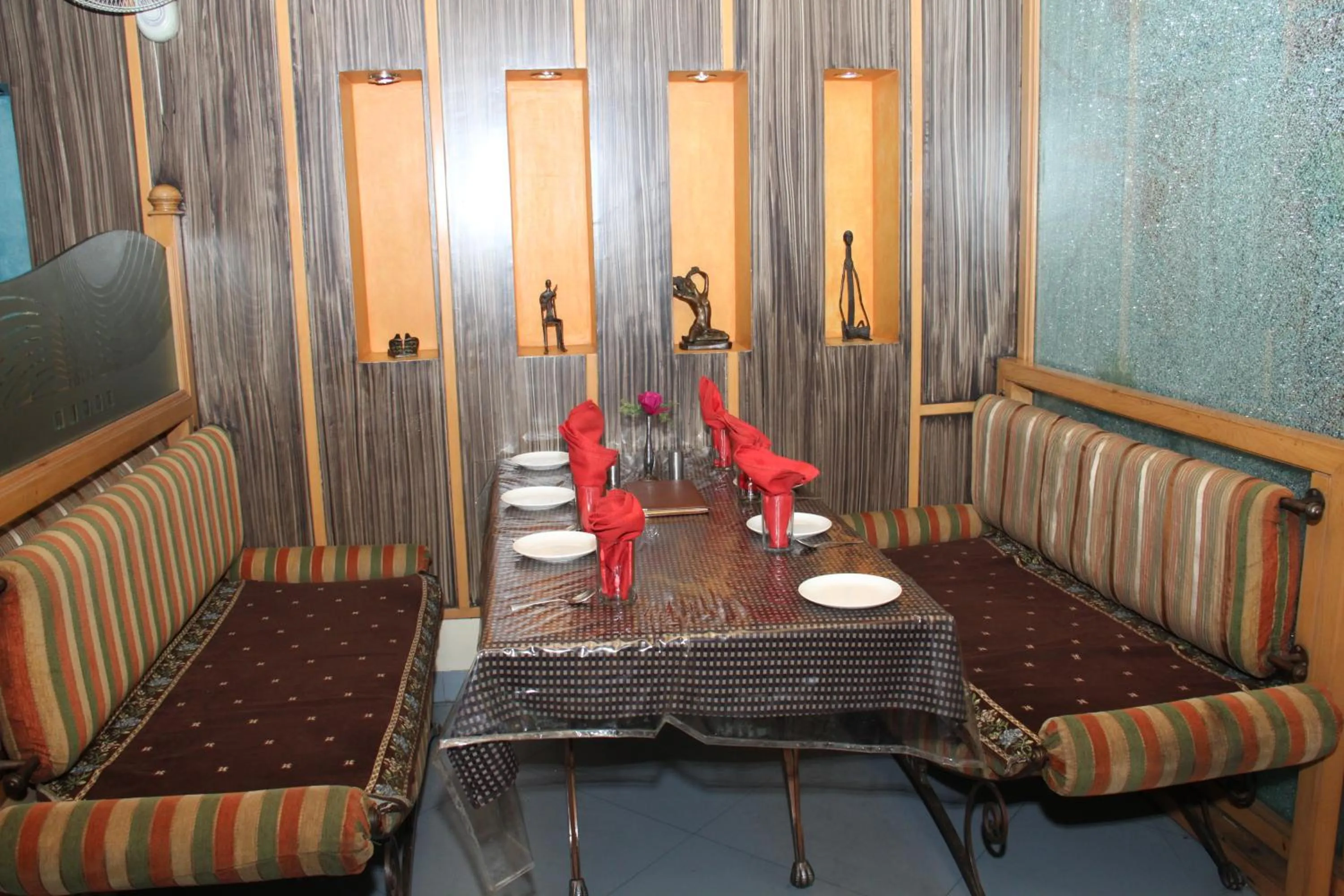 Restaurant/places to eat in Hotel Bhagyodaya Residency Bhilwara