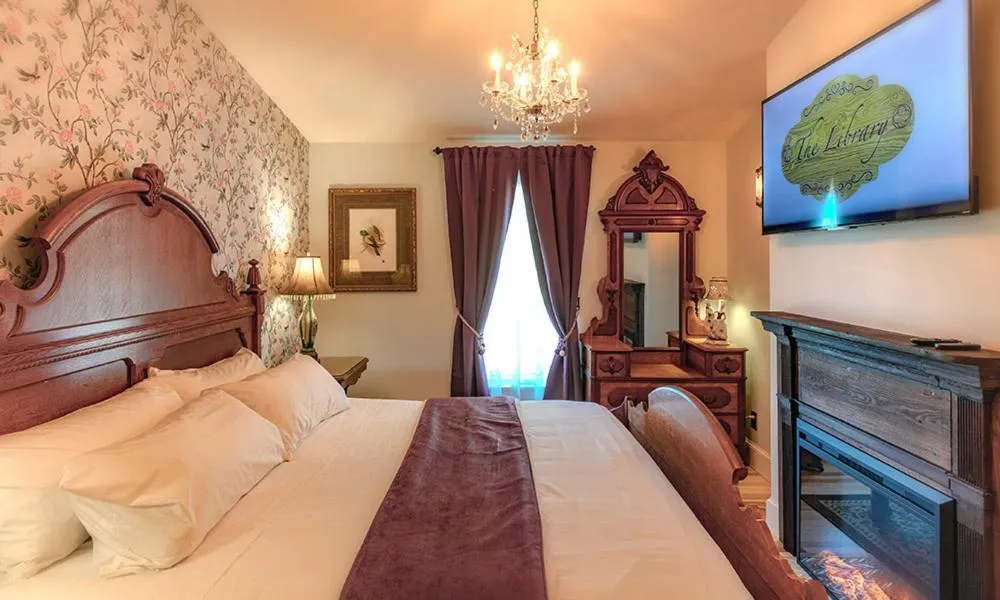 Bed in Sunbright Inn