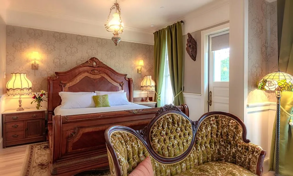 Bed in Sunbright Inn