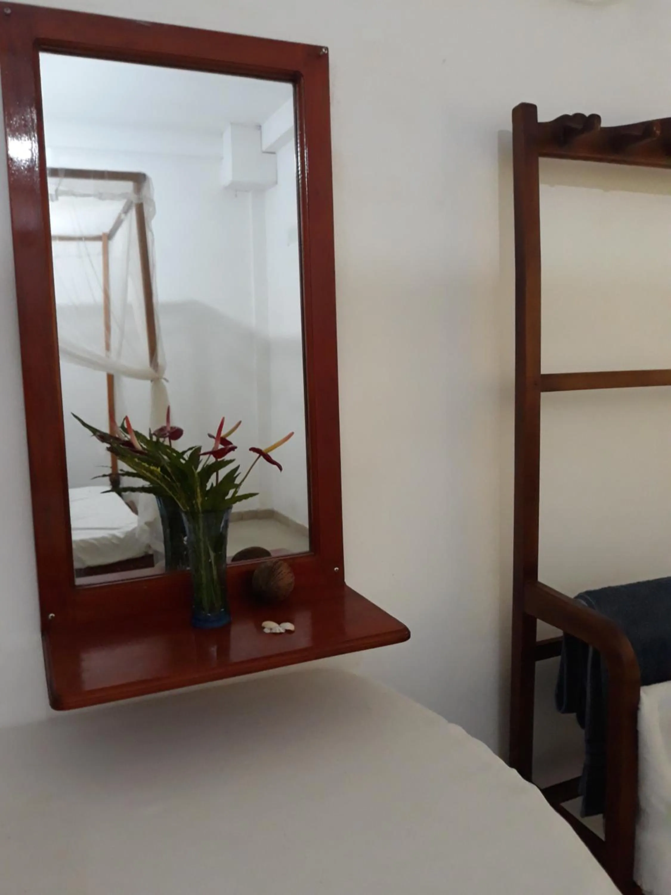 Bedroom, Bed in Arcade Beach Hotel