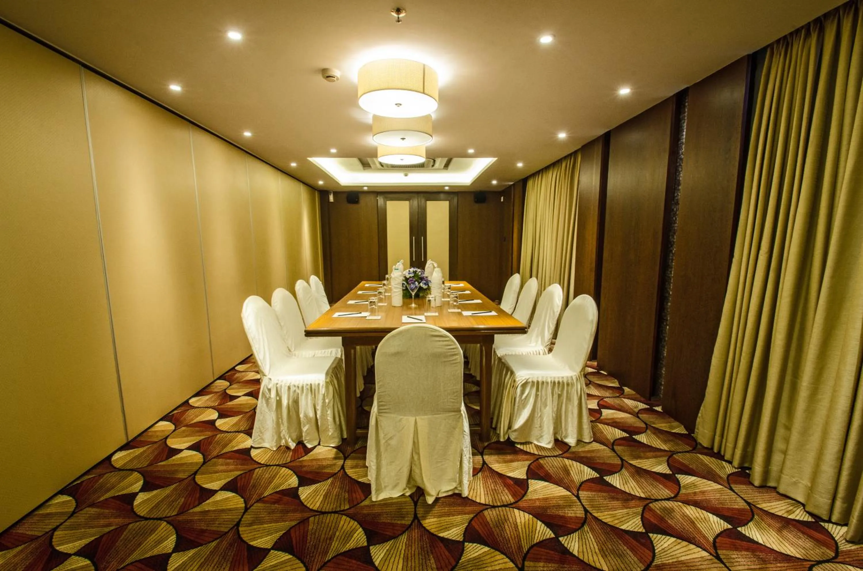 Meeting/conference room in Calangute Towers - AM Hotel Kollection