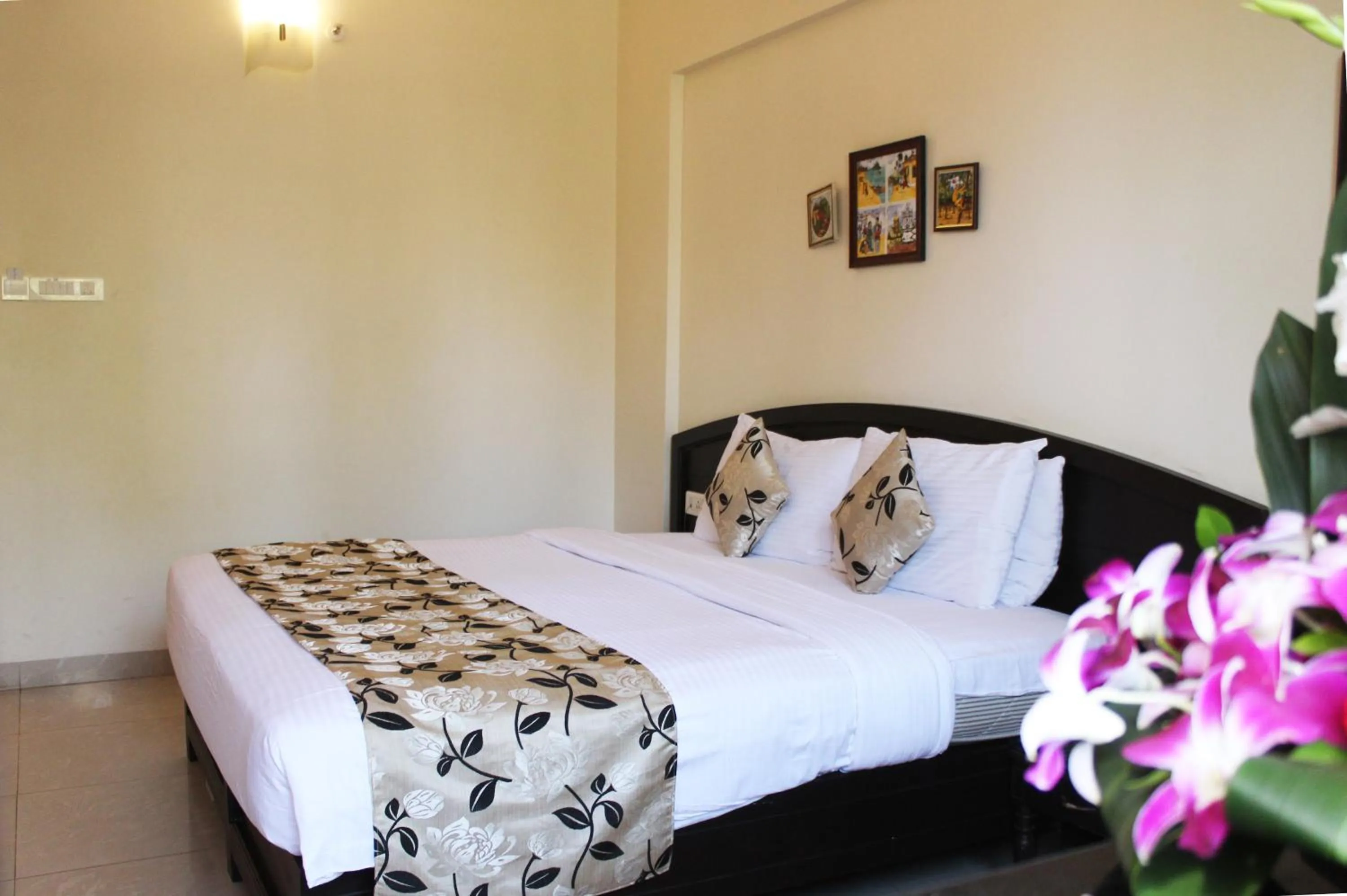 Bed in Calangute Towers - AM Hotel Kollection