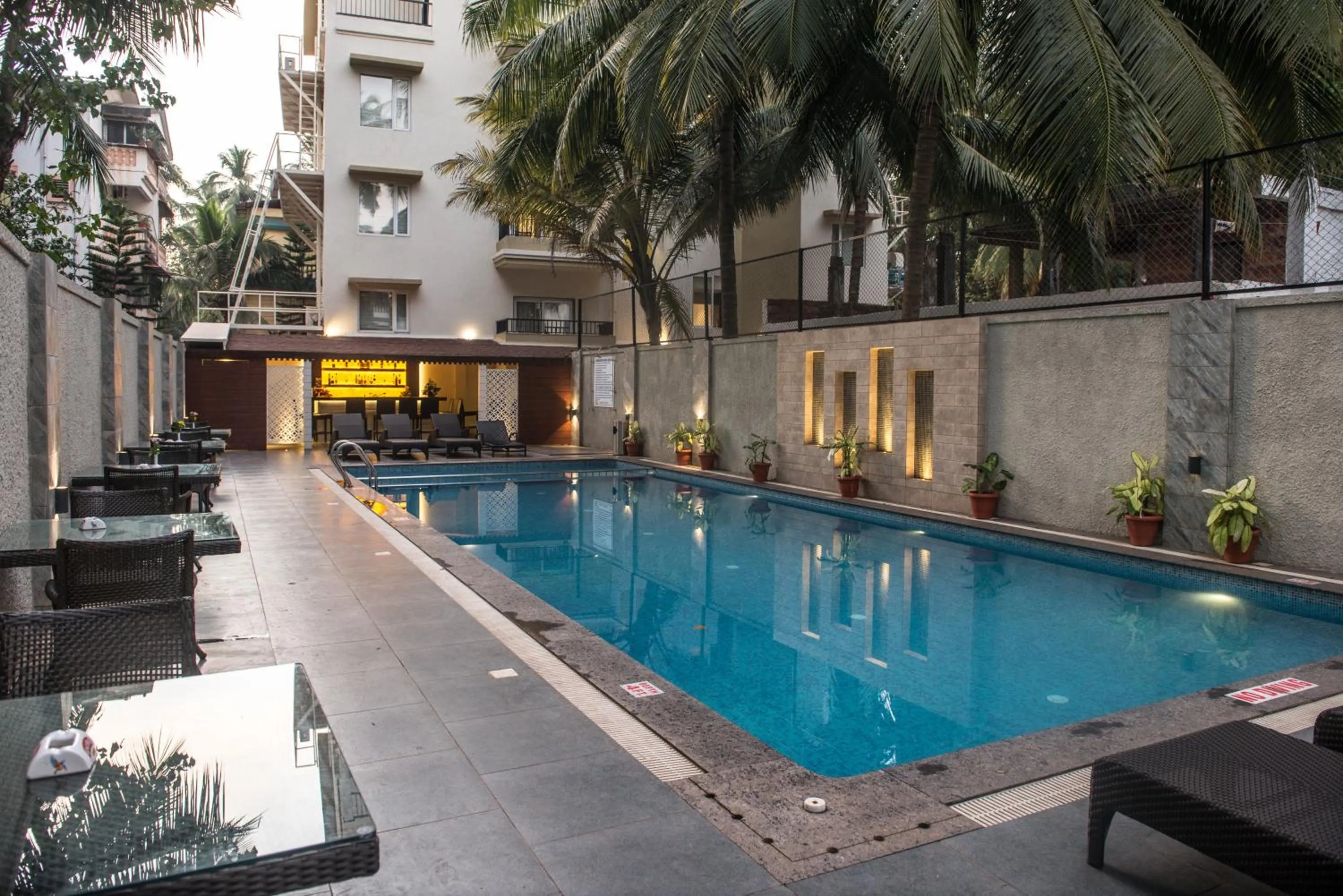 Swimming pool in Calangute Towers - AM Hotel Kollection