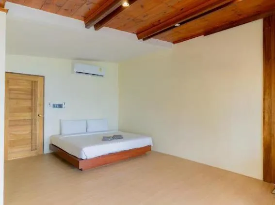 Photo of the whole room, Bed in Samed Seaside Resort