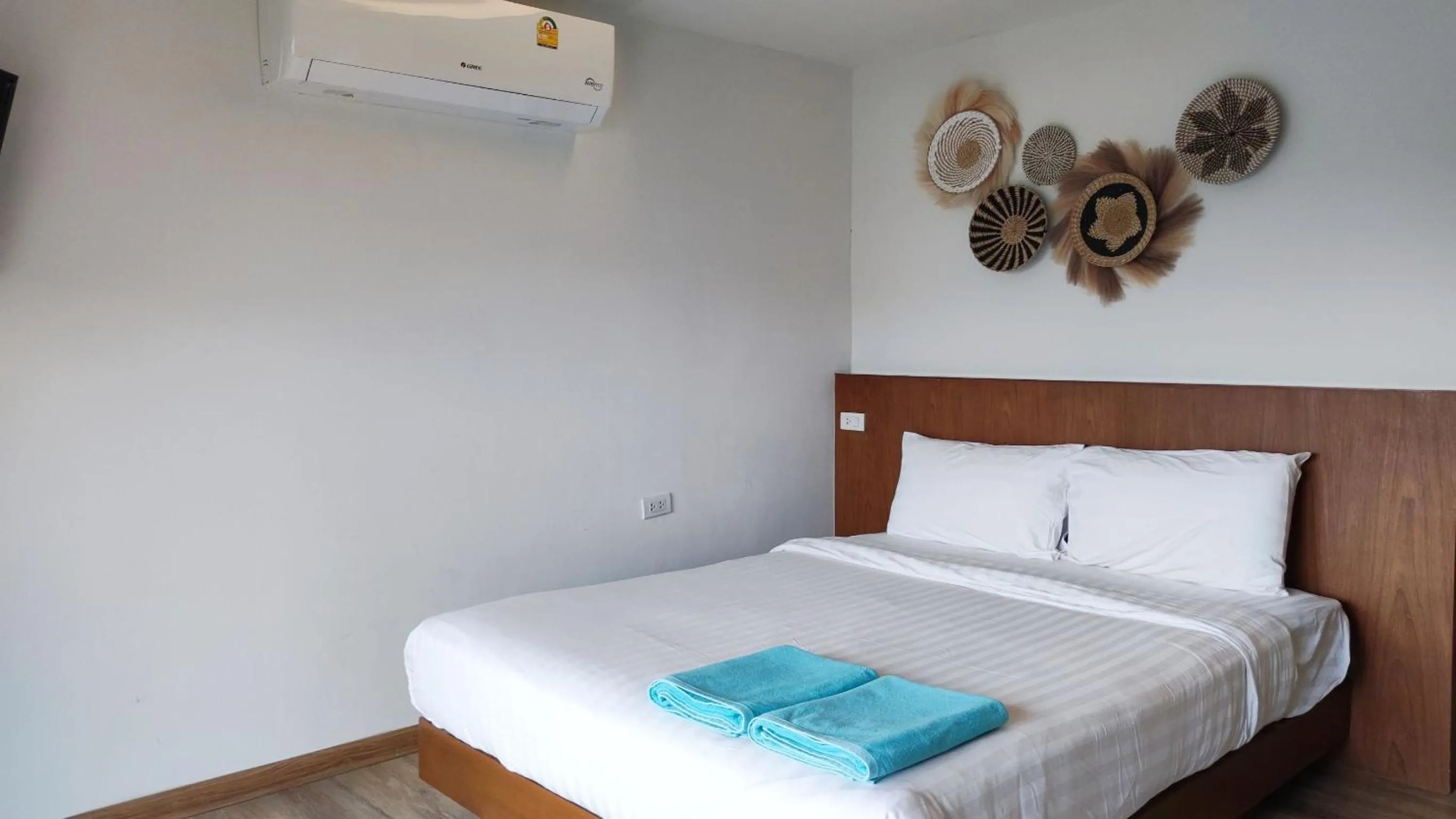 Photo of the whole room, Bed in Samed Seaside Resort