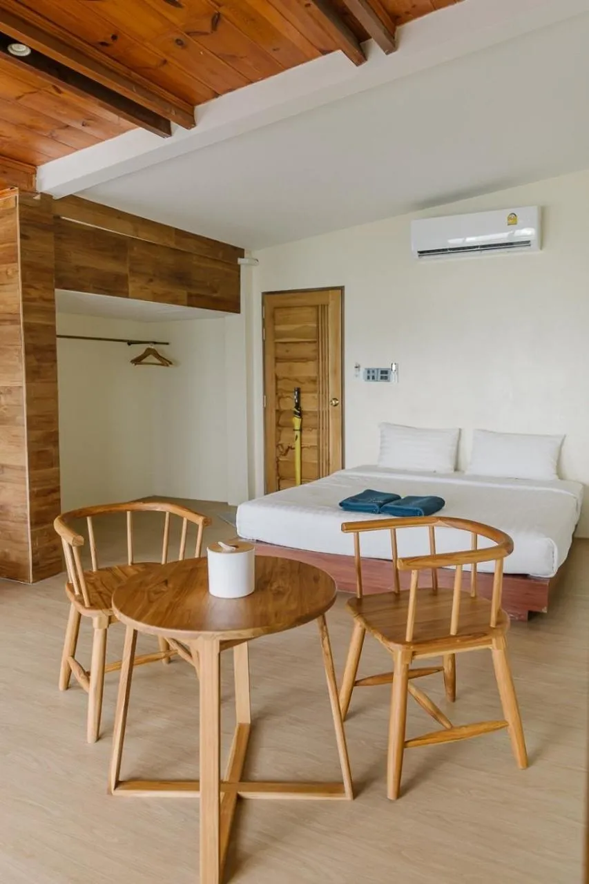 Photo of the whole room, Bed in Samed Seaside Resort