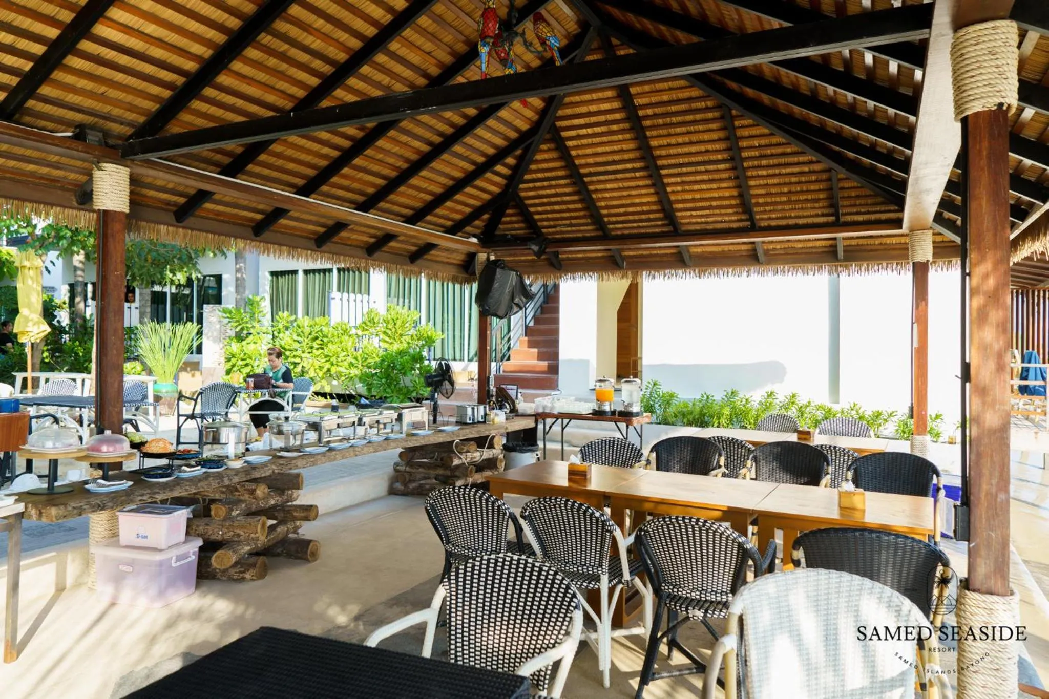 Restaurant/places to eat in Samed Seaside Resort