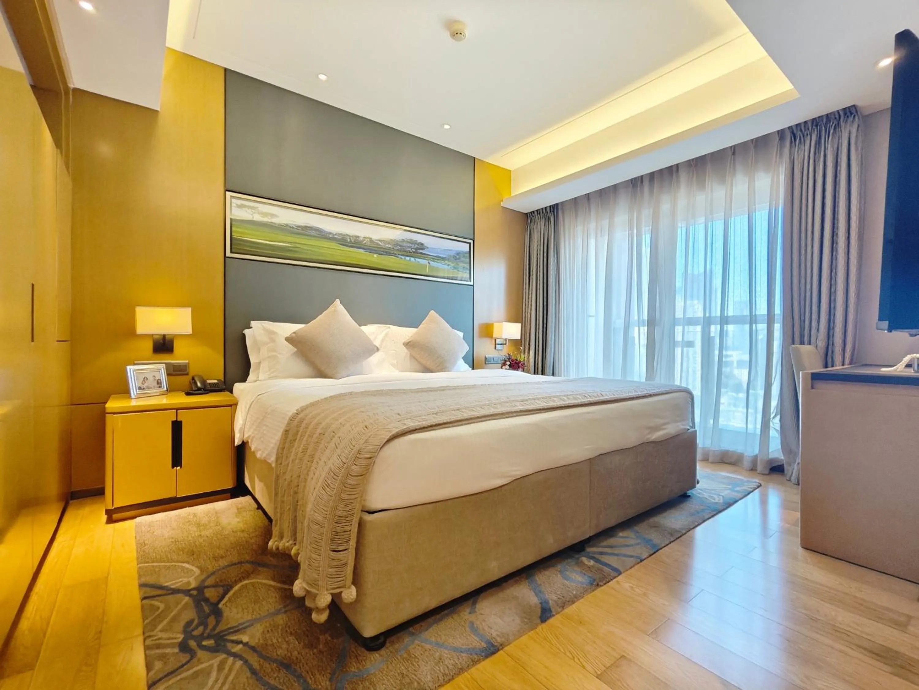 Bedroom, Bed in Somerset Grandview Shenzhen