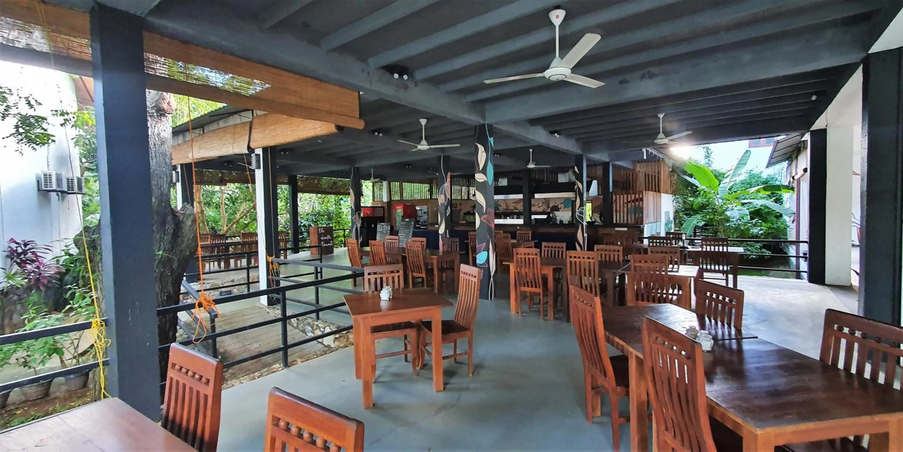 Food and drinks in Blue Turtle Hotel