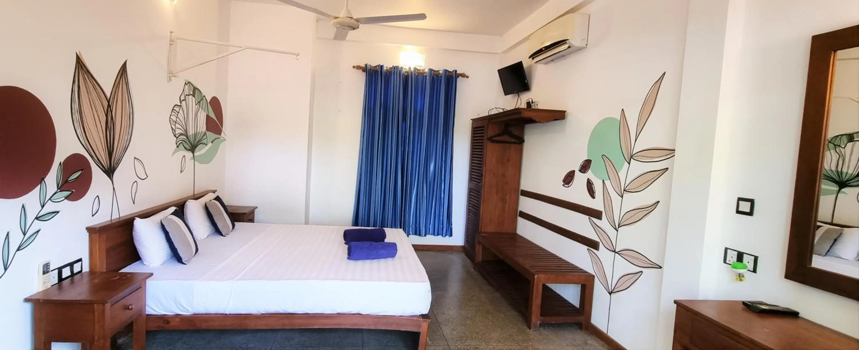 Bedroom, Bed in Blue Turtle Hotel