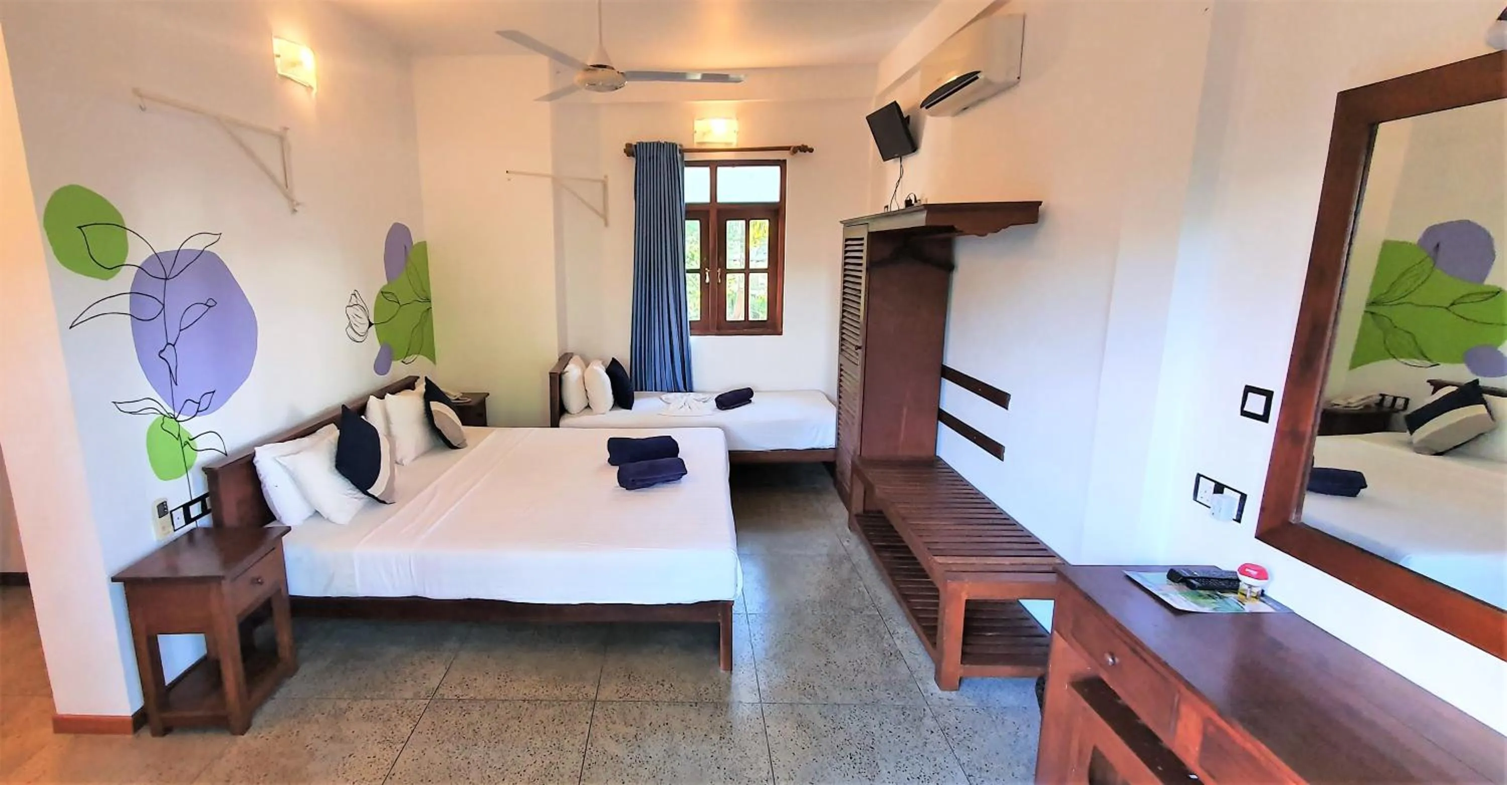 Bedroom, Bed in Blue Turtle Hotel