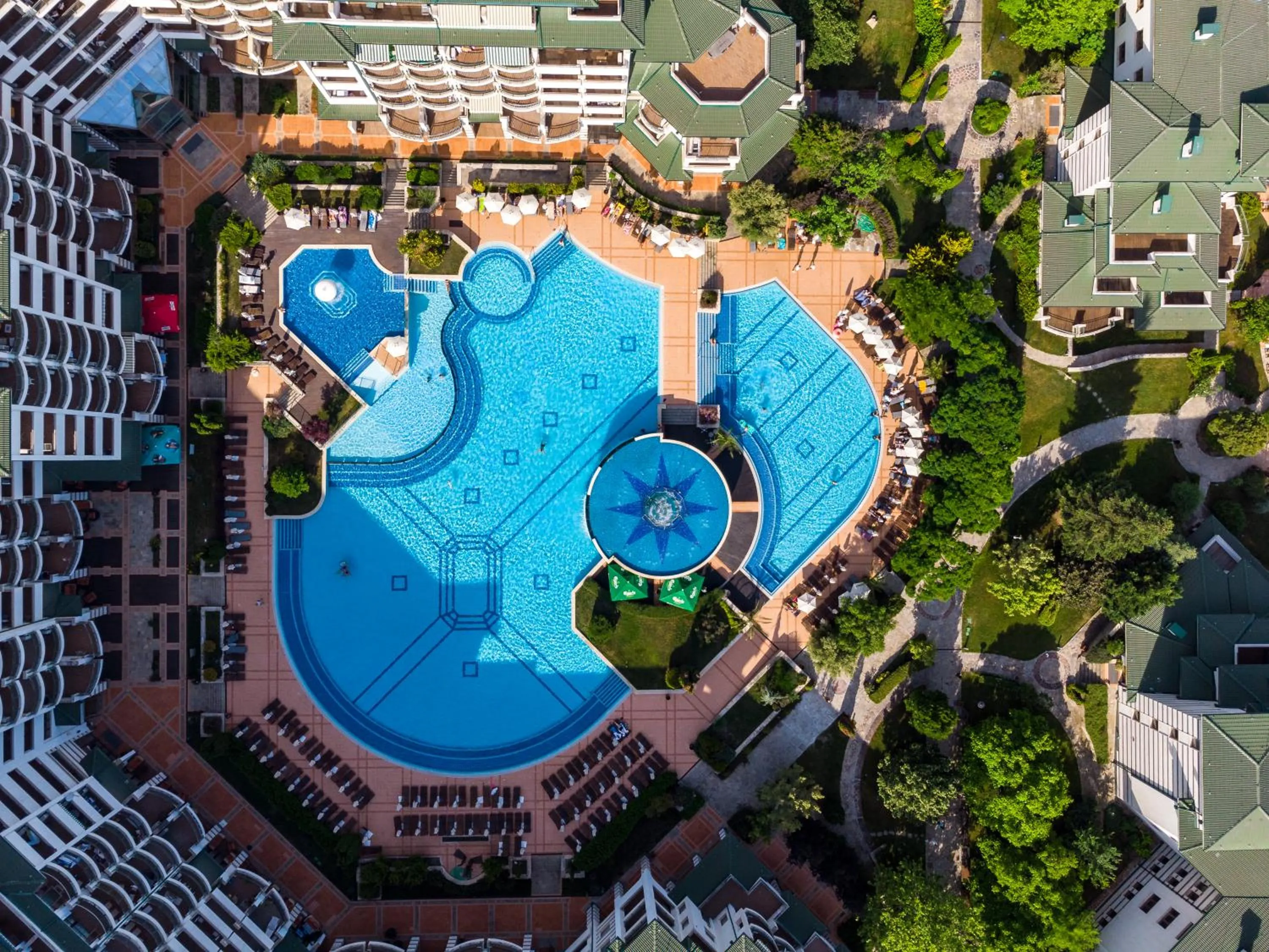 Swimming pool in Emerald Beach Resort & Spa