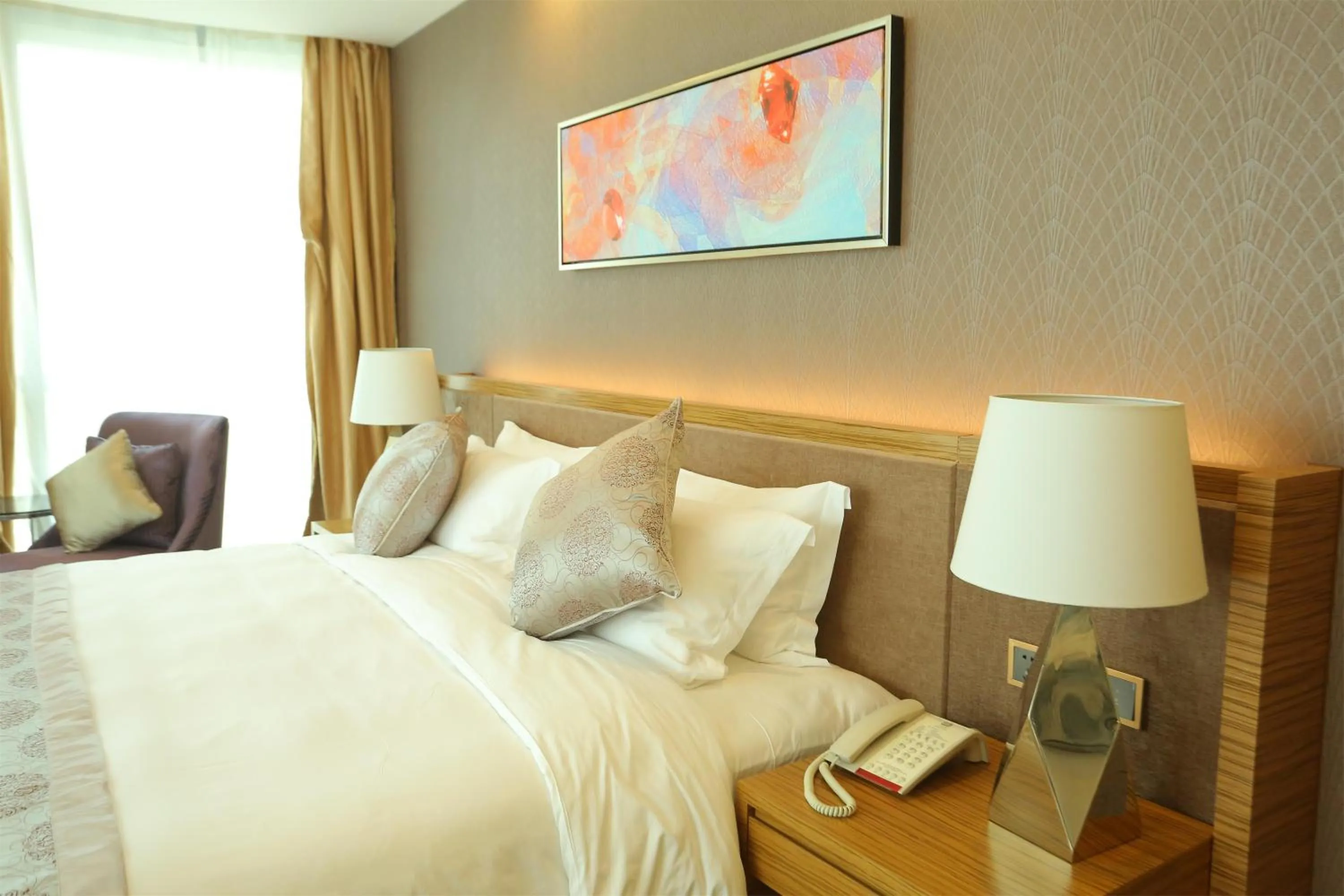 Bed in Shenzhen Baoan PLUS Gems Cube Hotel